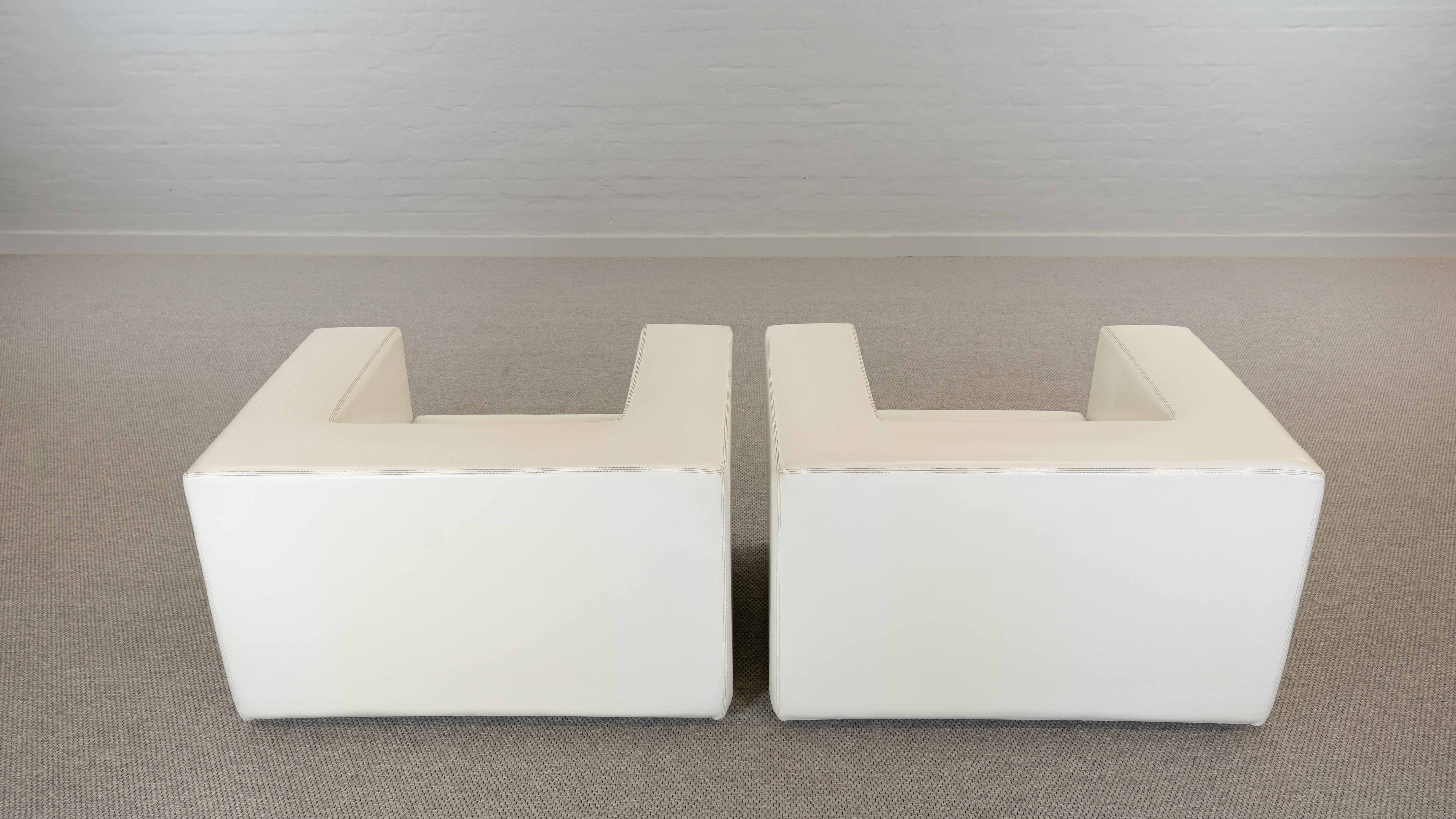 Pair of vintage Throw Away Armchairs by Willie Landels for Zanotta, white Vinyl