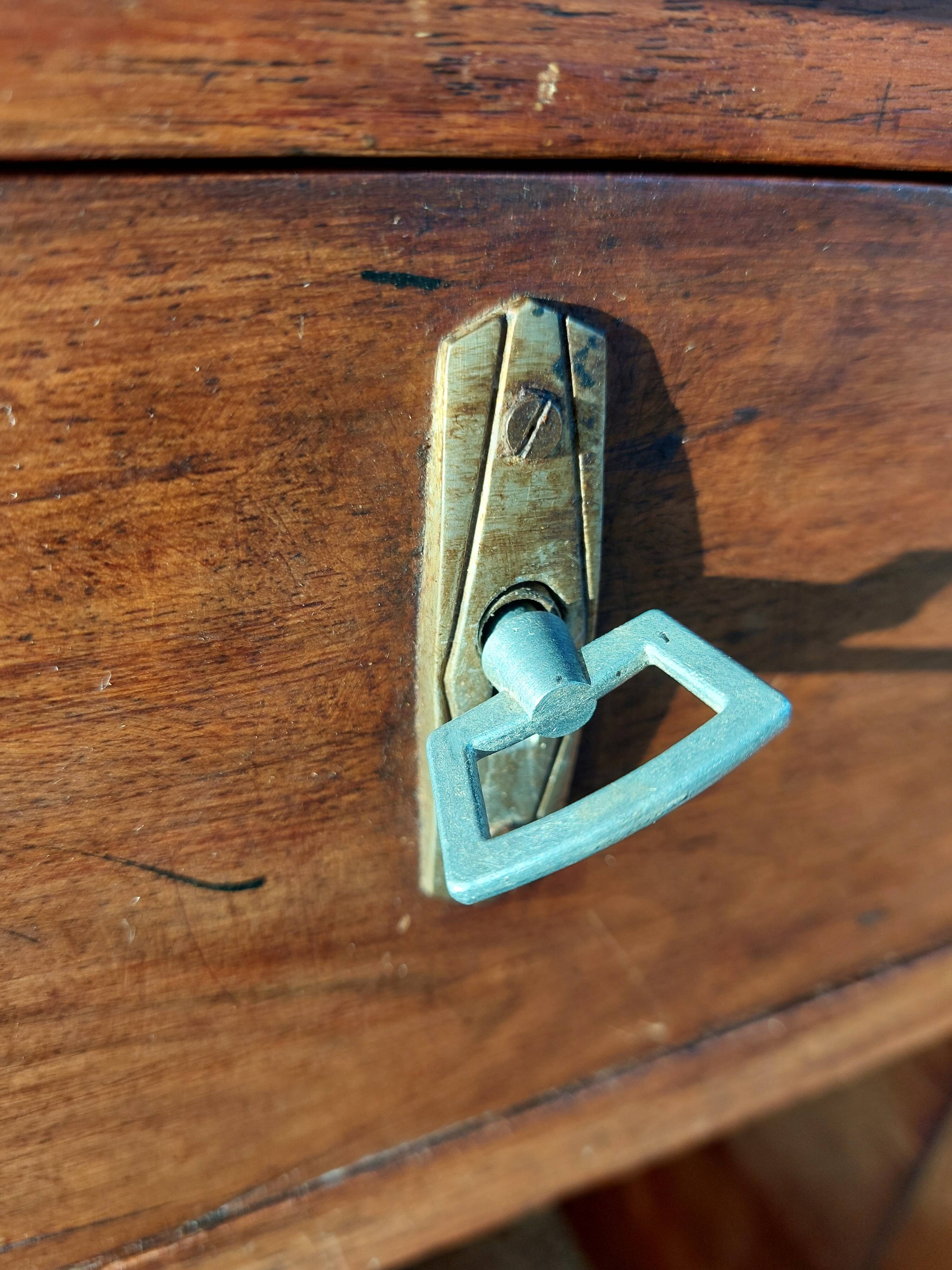 bureau enfant, ado, bois massif et cuir rouge