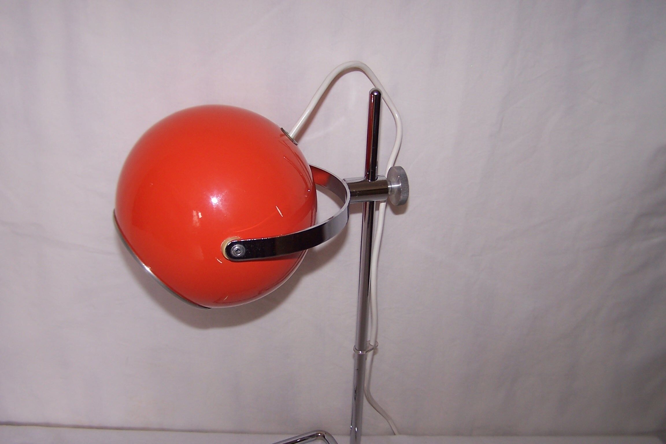 Eye ball lamp from the 60/70