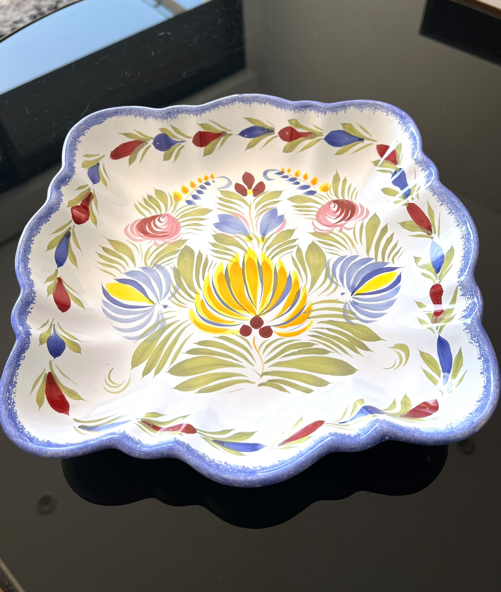 Shallow dish from Quimper pottery HB Henriot - floral decoration, Breton.