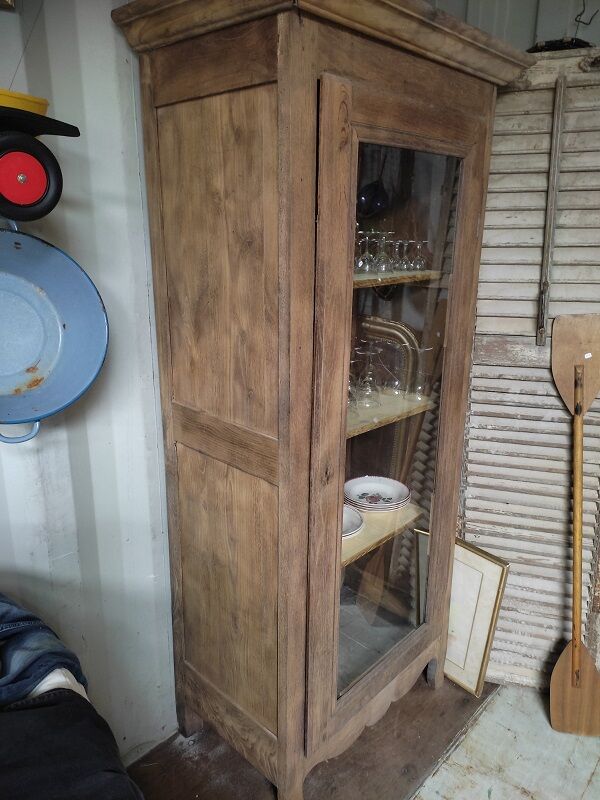 Meuble armoire vitrine vitré bois massif aéro-gommée ancien