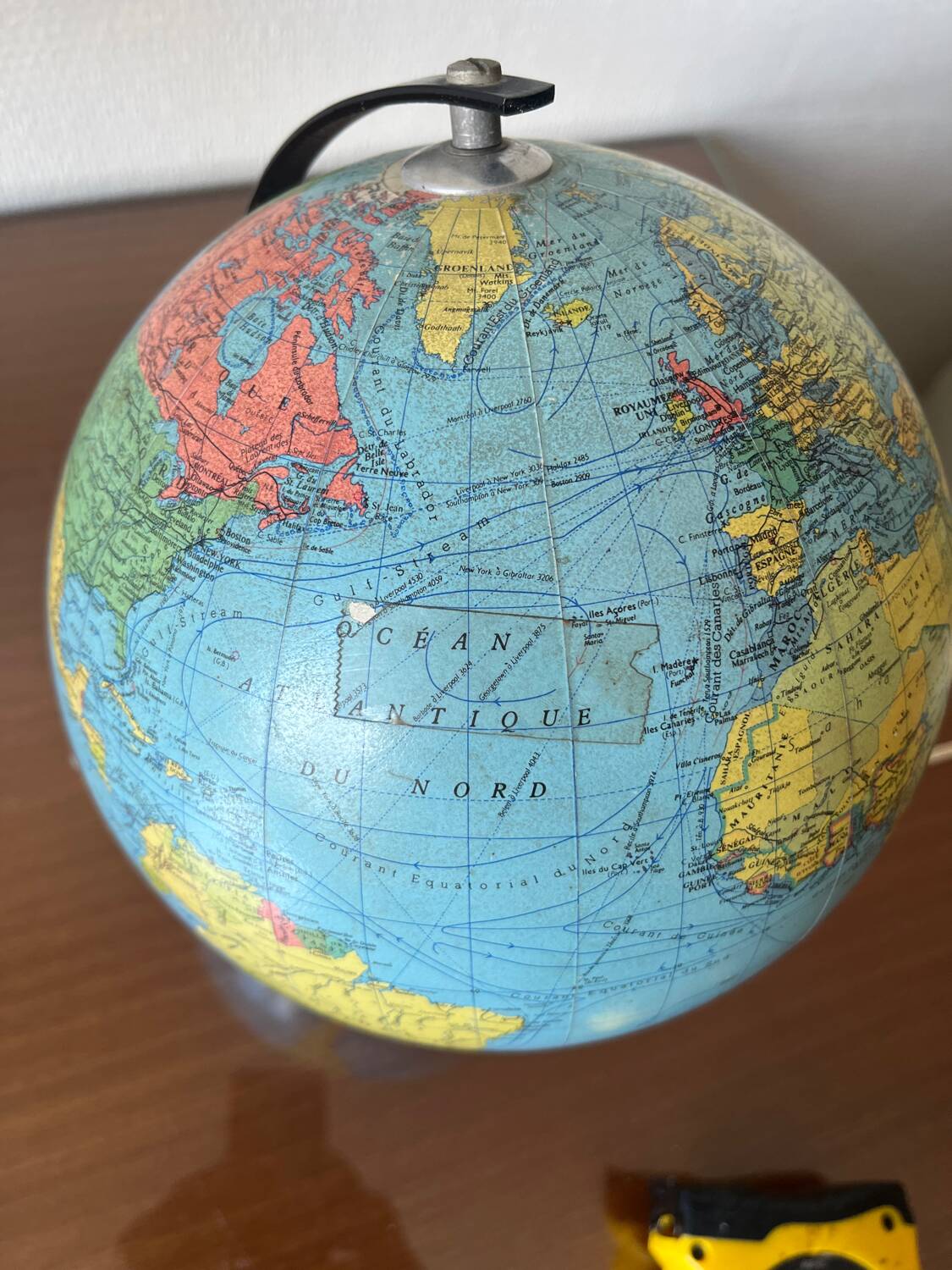 Globe Taride en verre George Philip & Son
