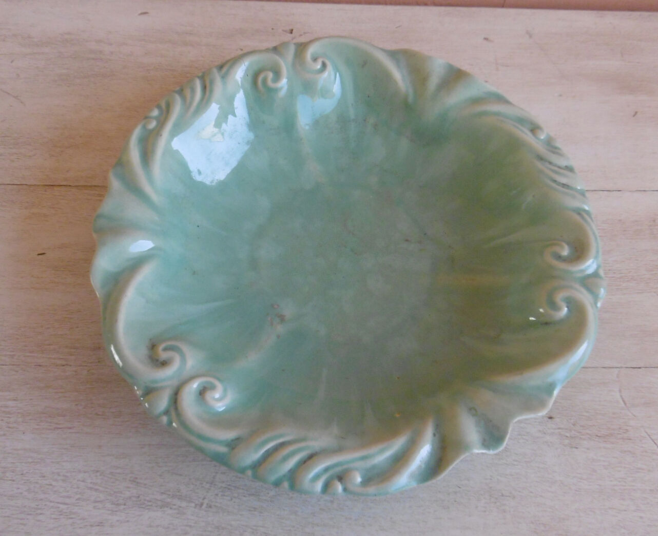 Celadon color serving dish - italian faience