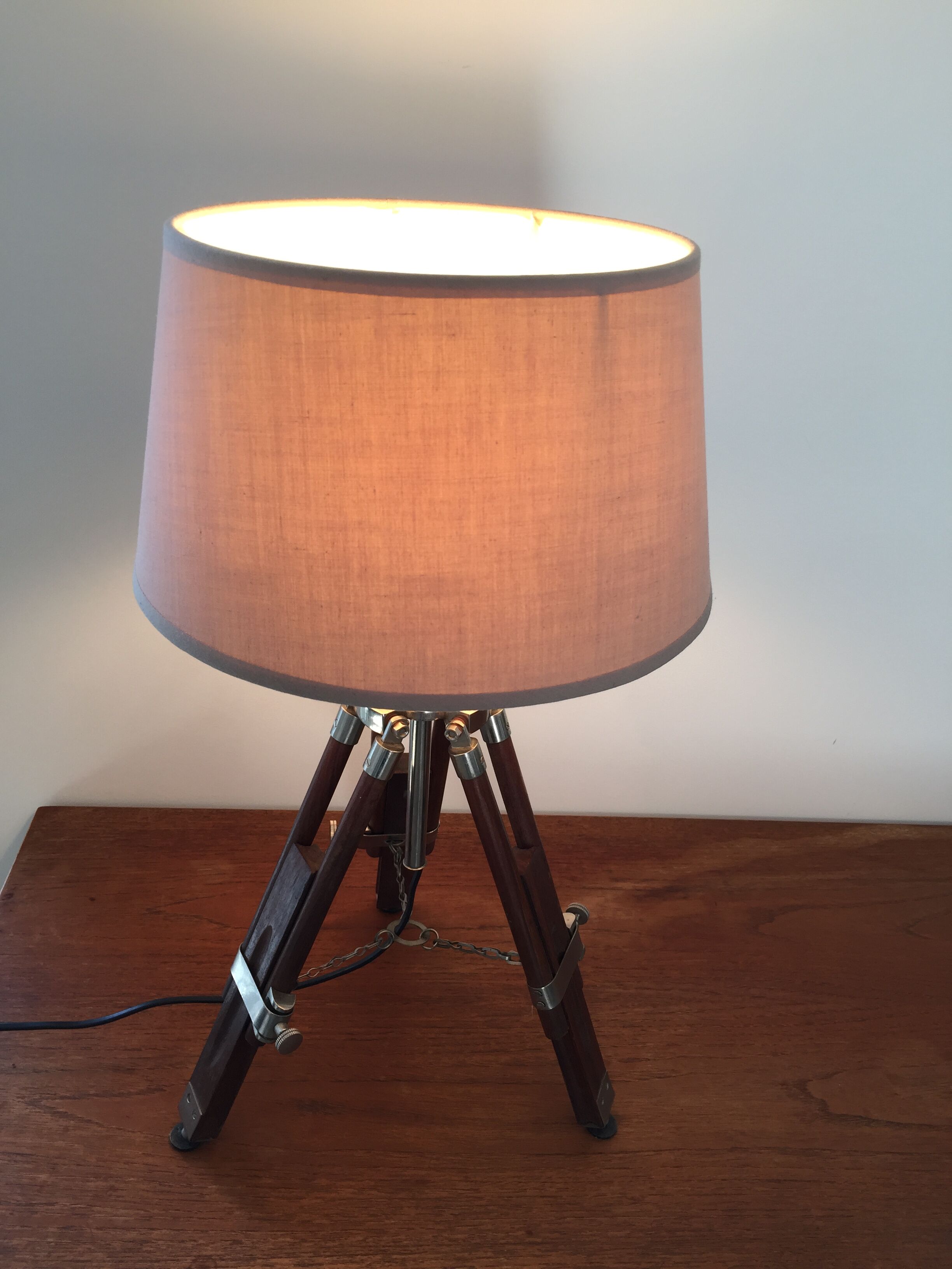 Lampe de marine tripode bois et métal argent