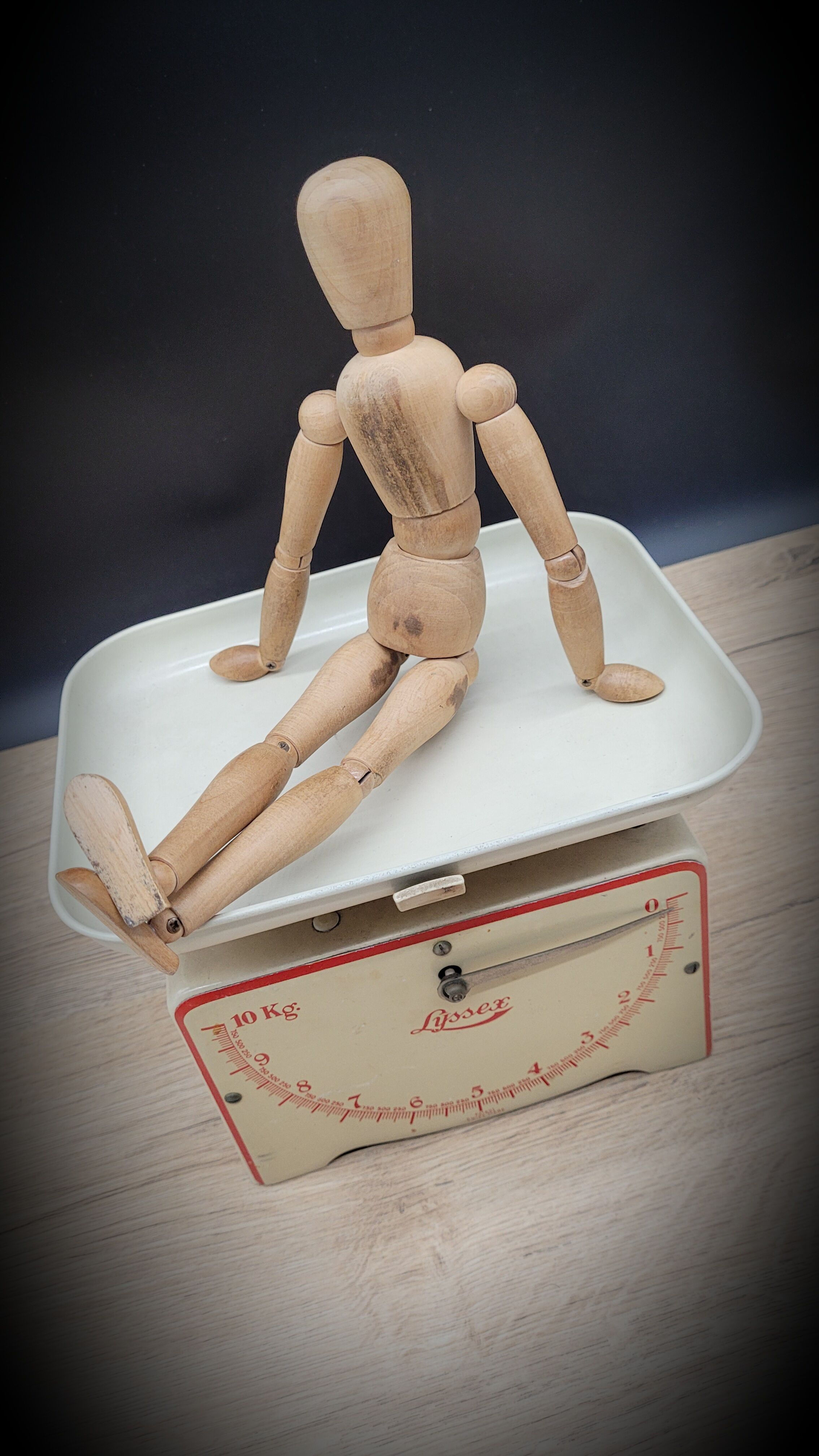 Lyssex scale 10lg red