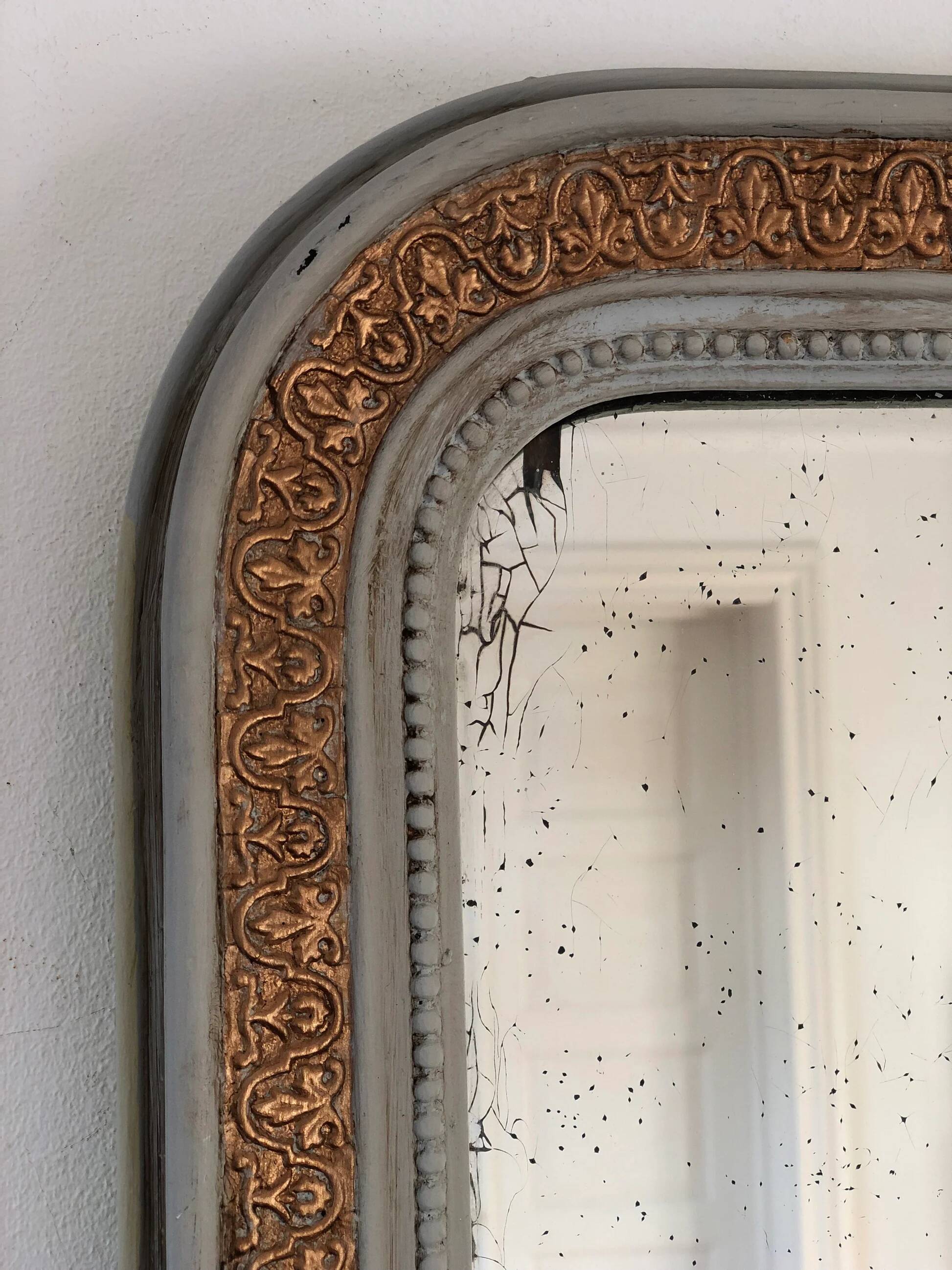Miroir antique français Louis Philippe – crème et or, fin du 19e siècle