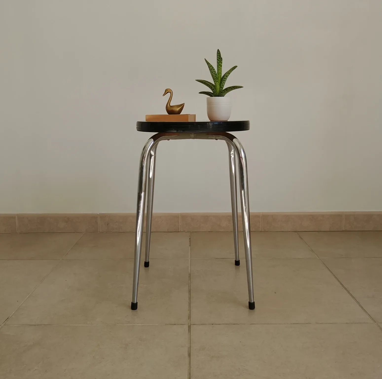 Tabouret rond vintage en formica années 70