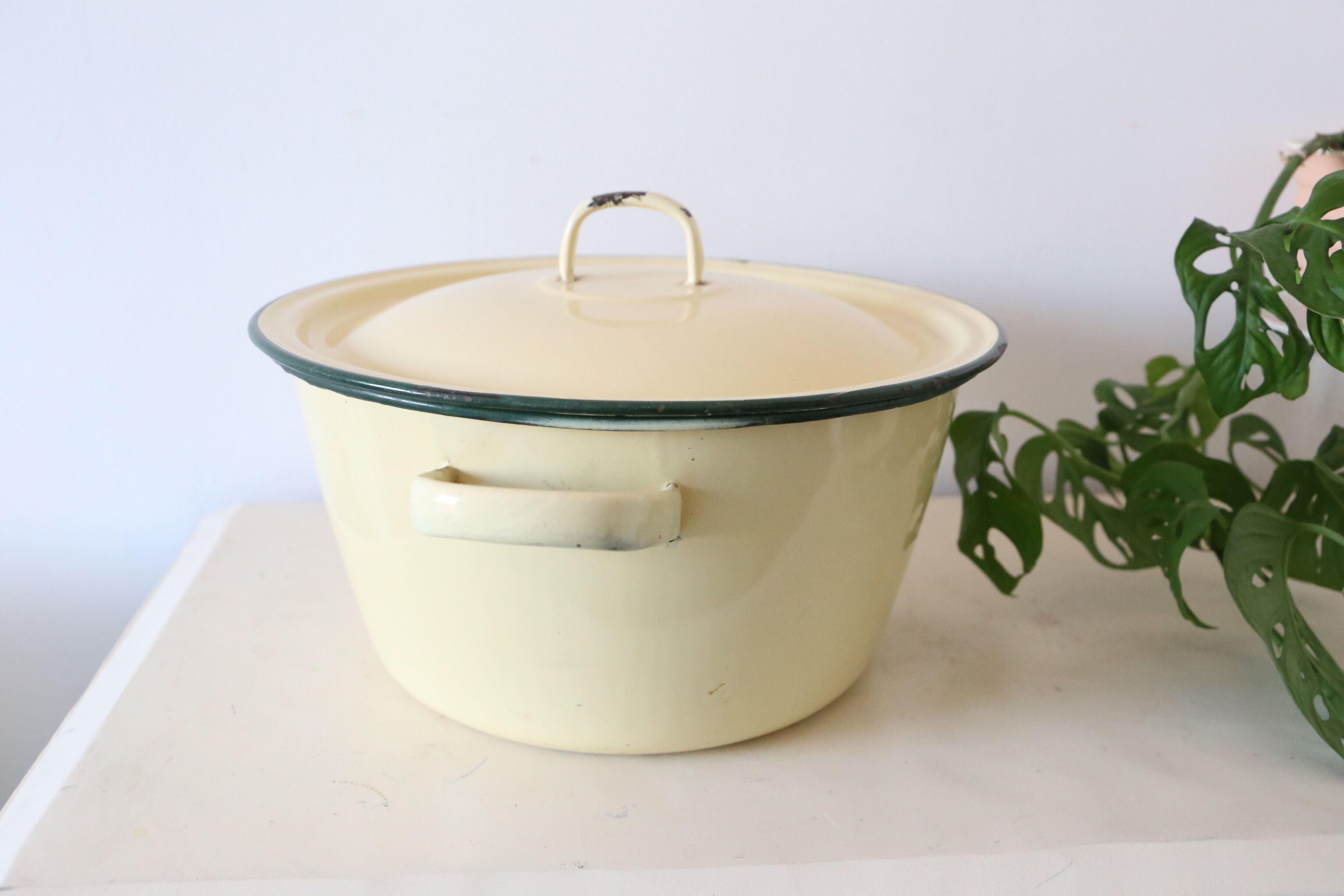 Enamelled metal marmite, pale yellow, vintage