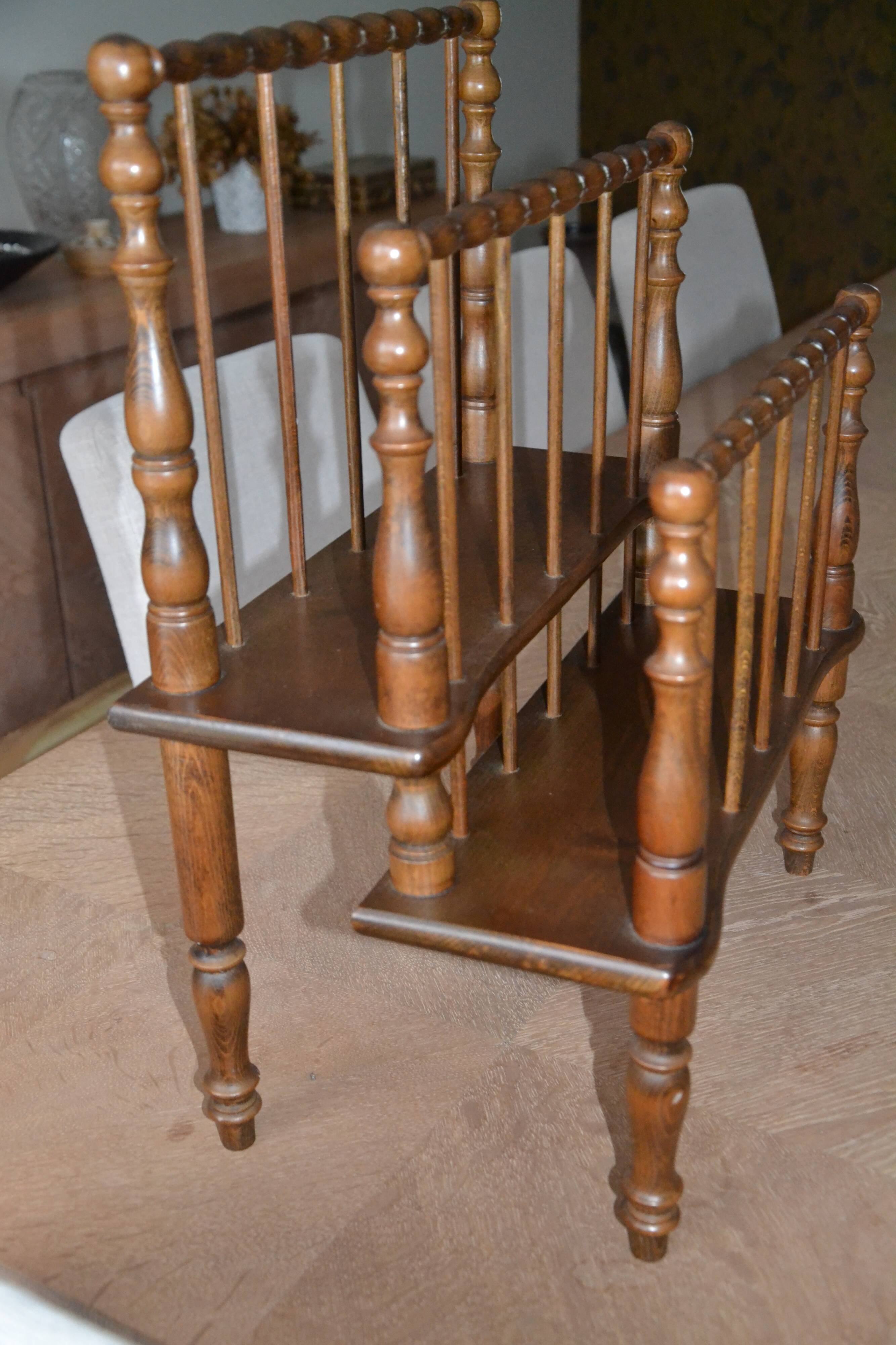 Porte-revues à étages en bois 1930