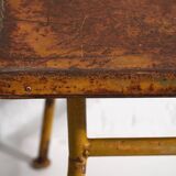 Ancienne table d’extérieur de couleur ocre (c.1920)
