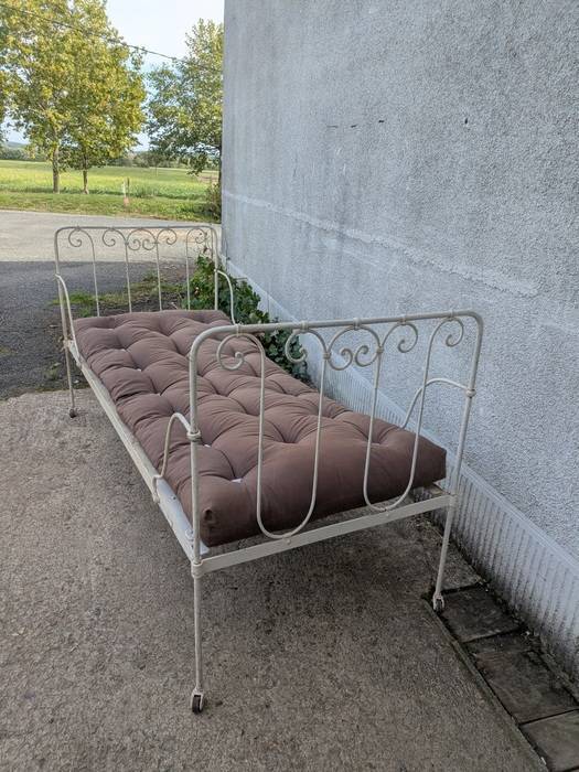 Wrought iron bed, bench