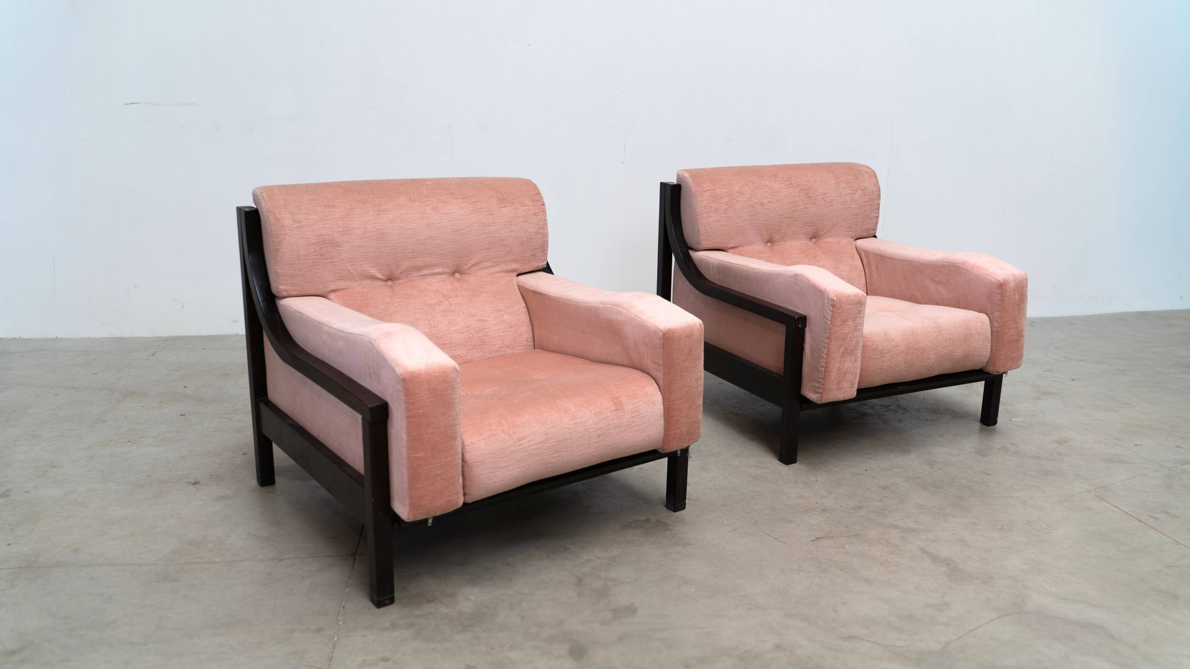Ensemble de deux fauteuils lounge italiens