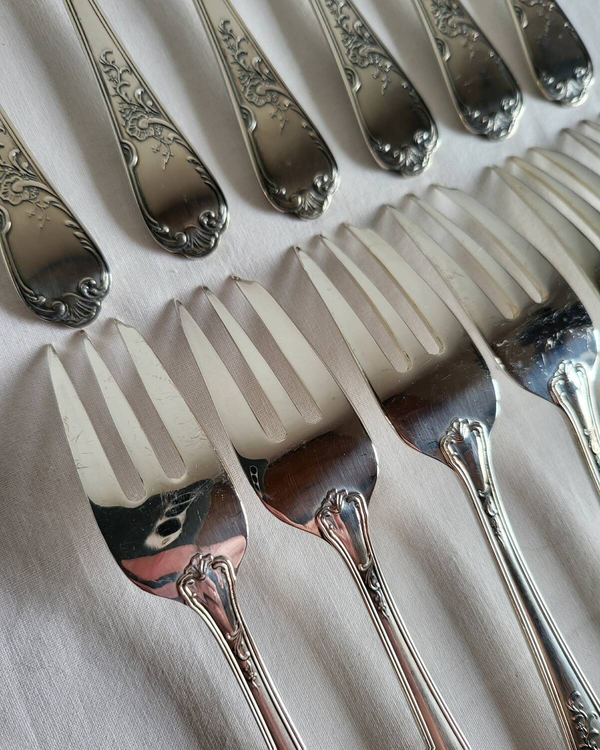 12 silver-plated dessert forks Guildar