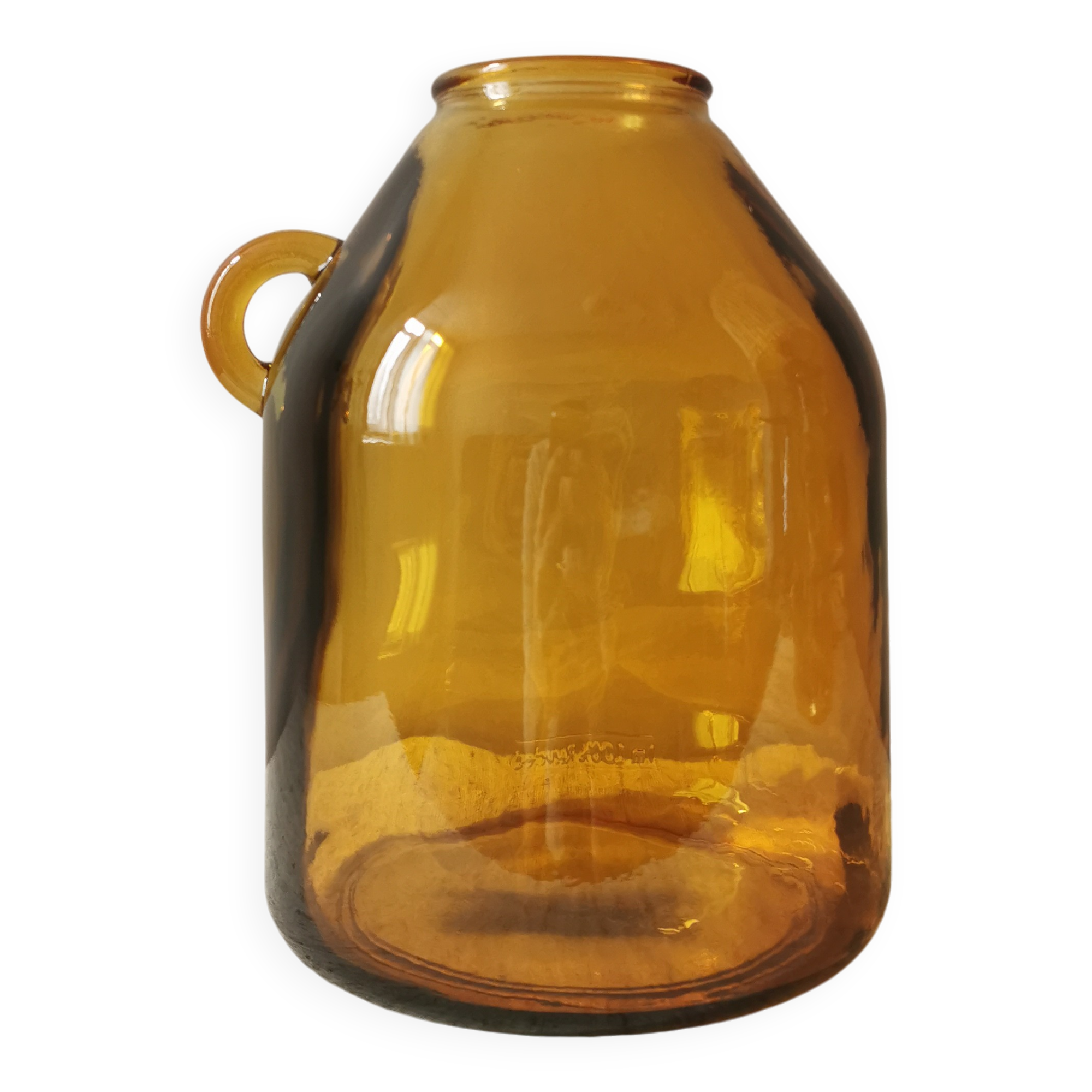 Second hand ochre vase