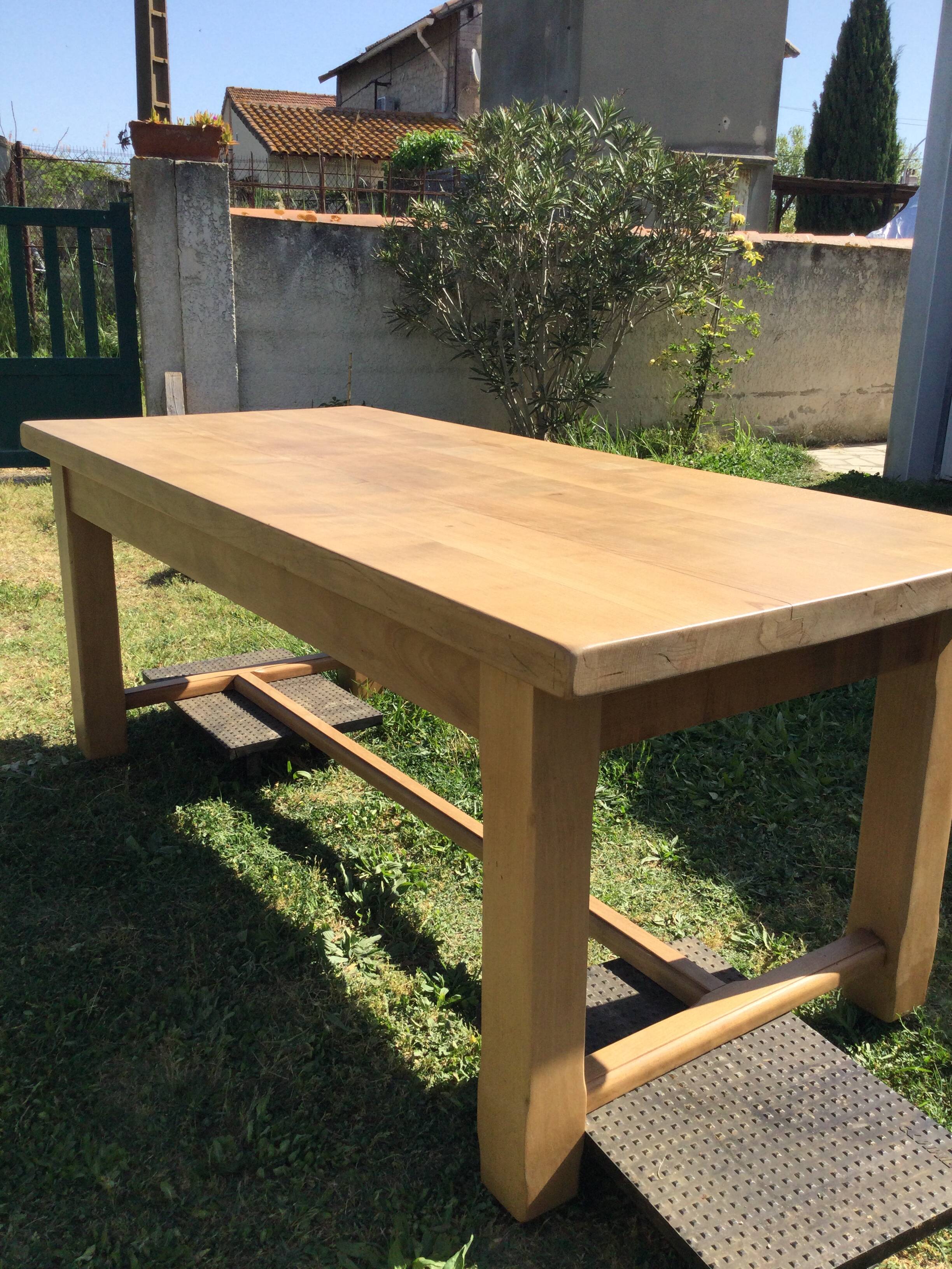 Farm table