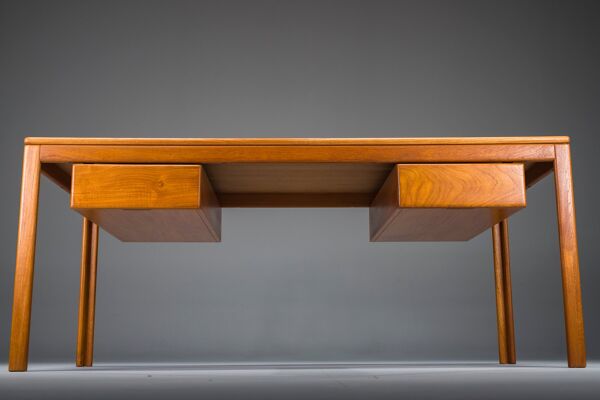 Bureau en teck moderne du milieu du siècle, années 1970