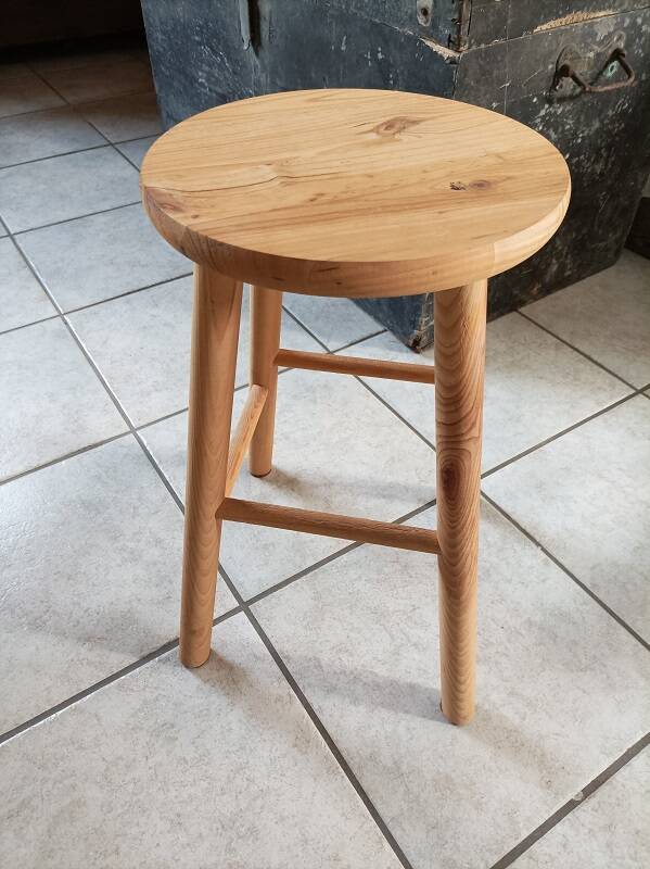 Aero-gummed solid wood stool dp 1023410