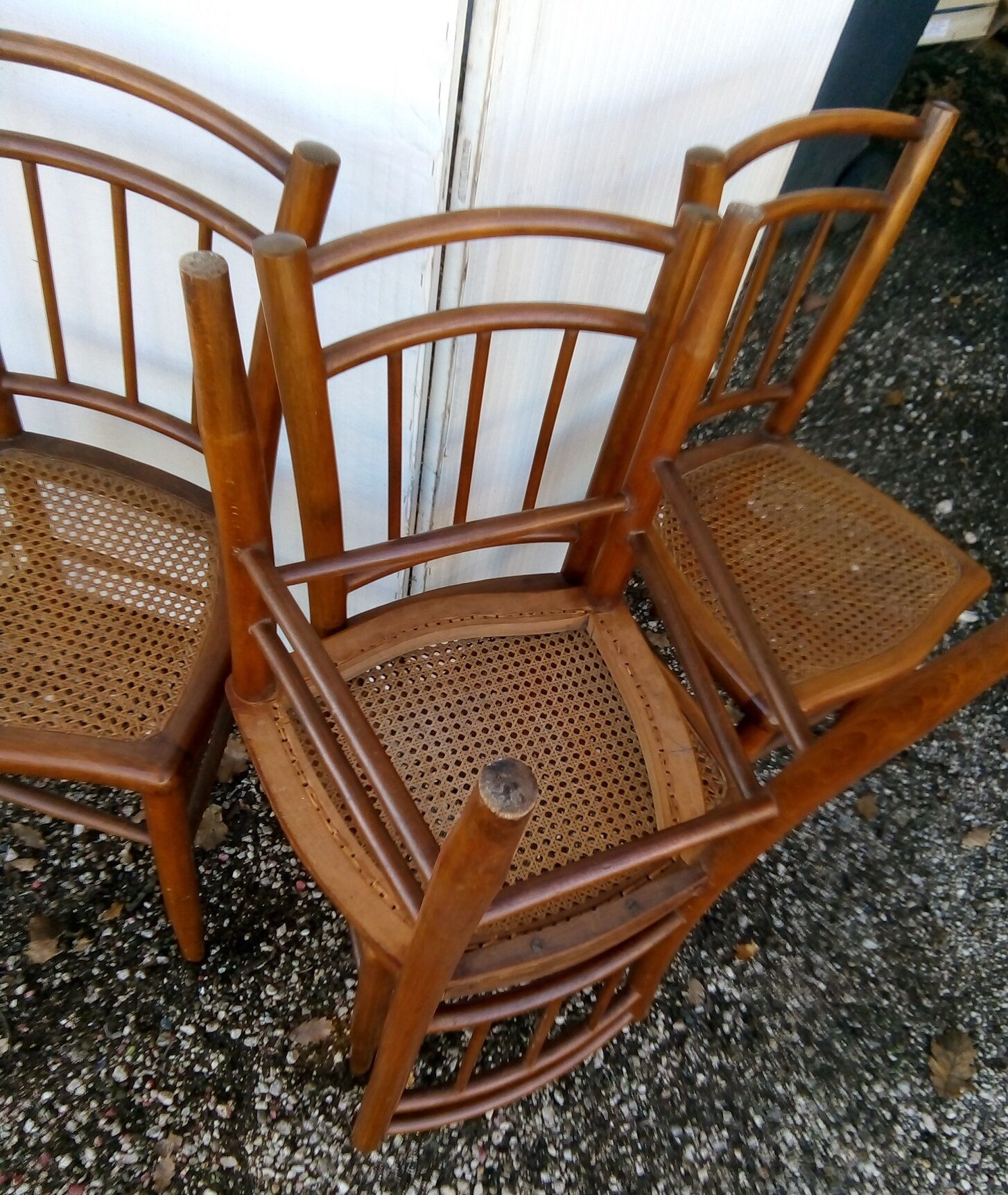 Lot de 4 chaises bois cannées