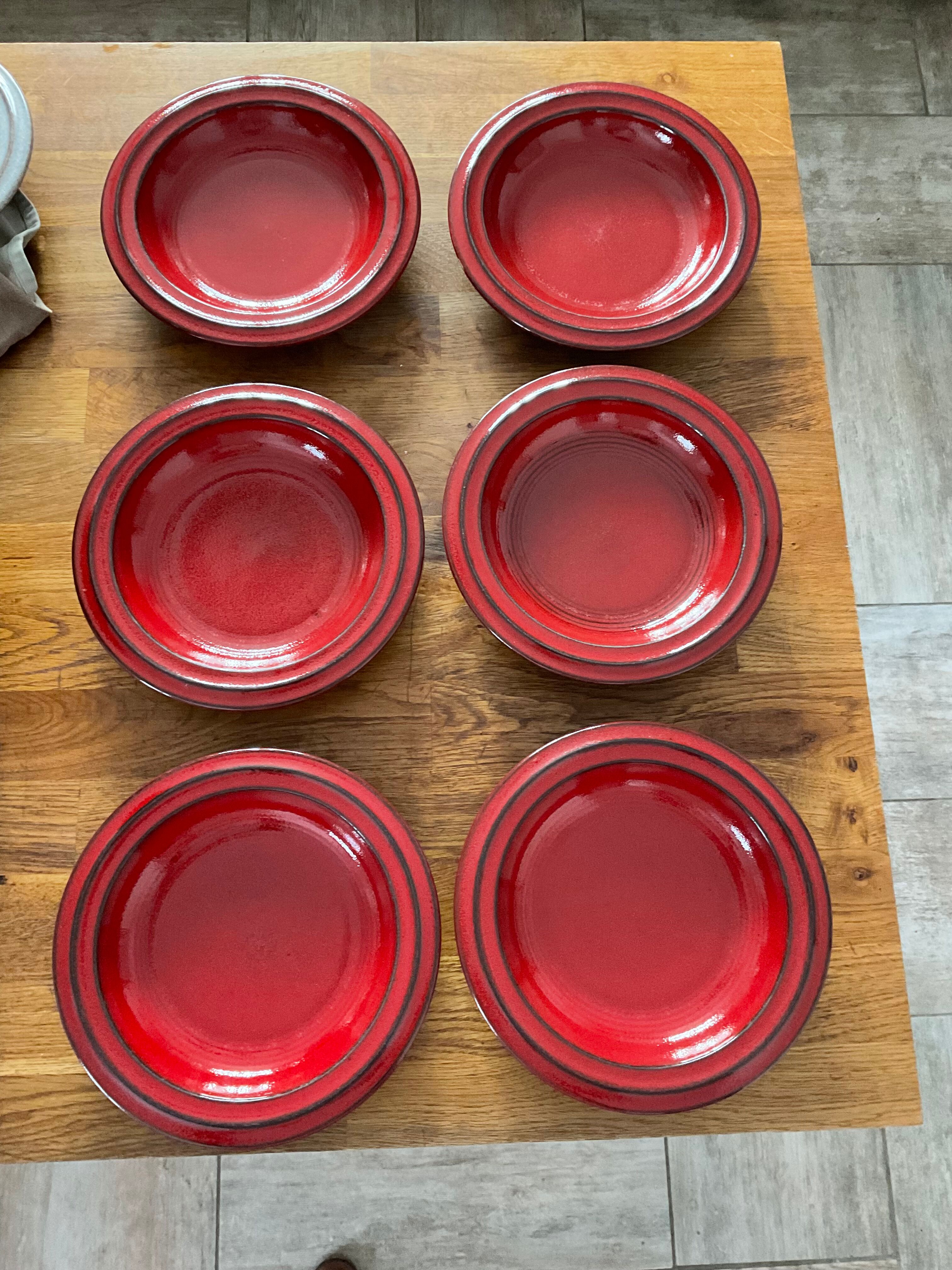 6 assiettes en grès rouge vintage
