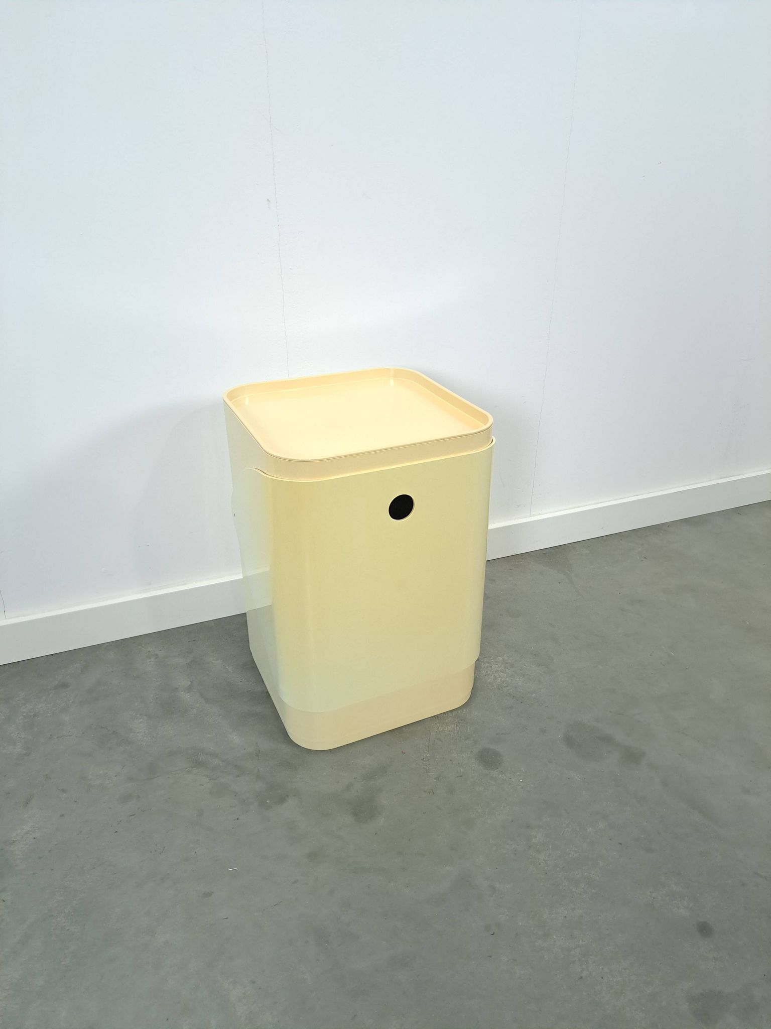 Kunststof design opbergmand wasmand Kartell, Anna Castelli Italy