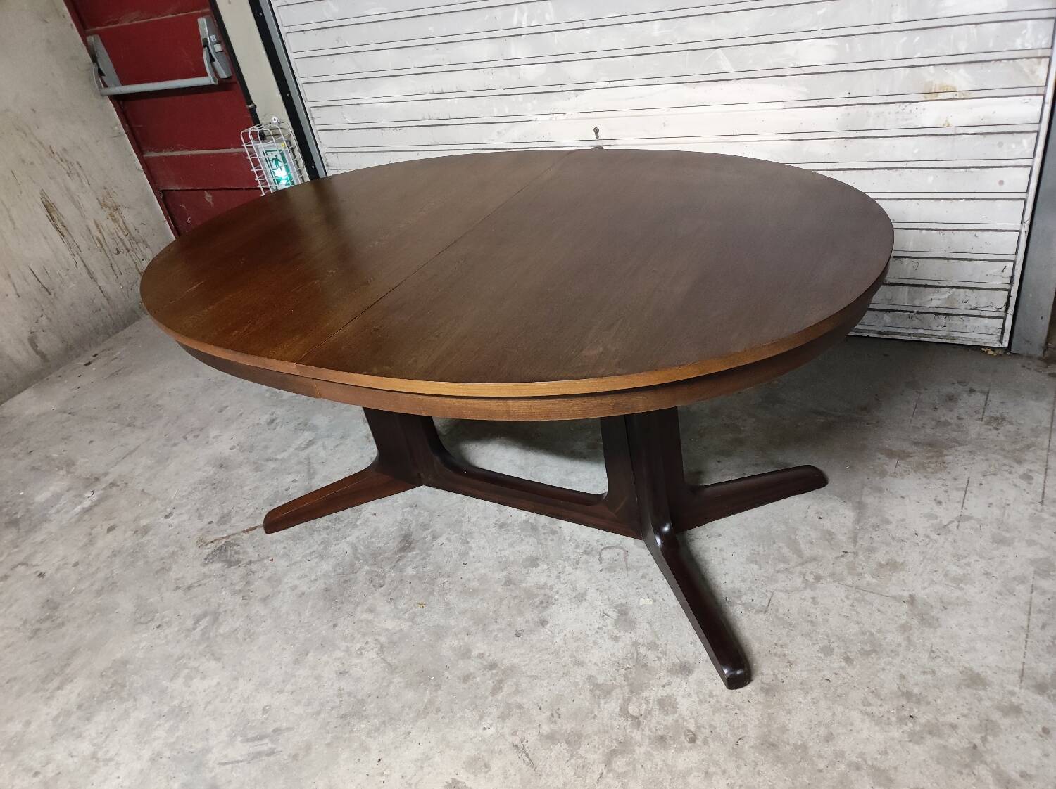 Baumann vintage oval table