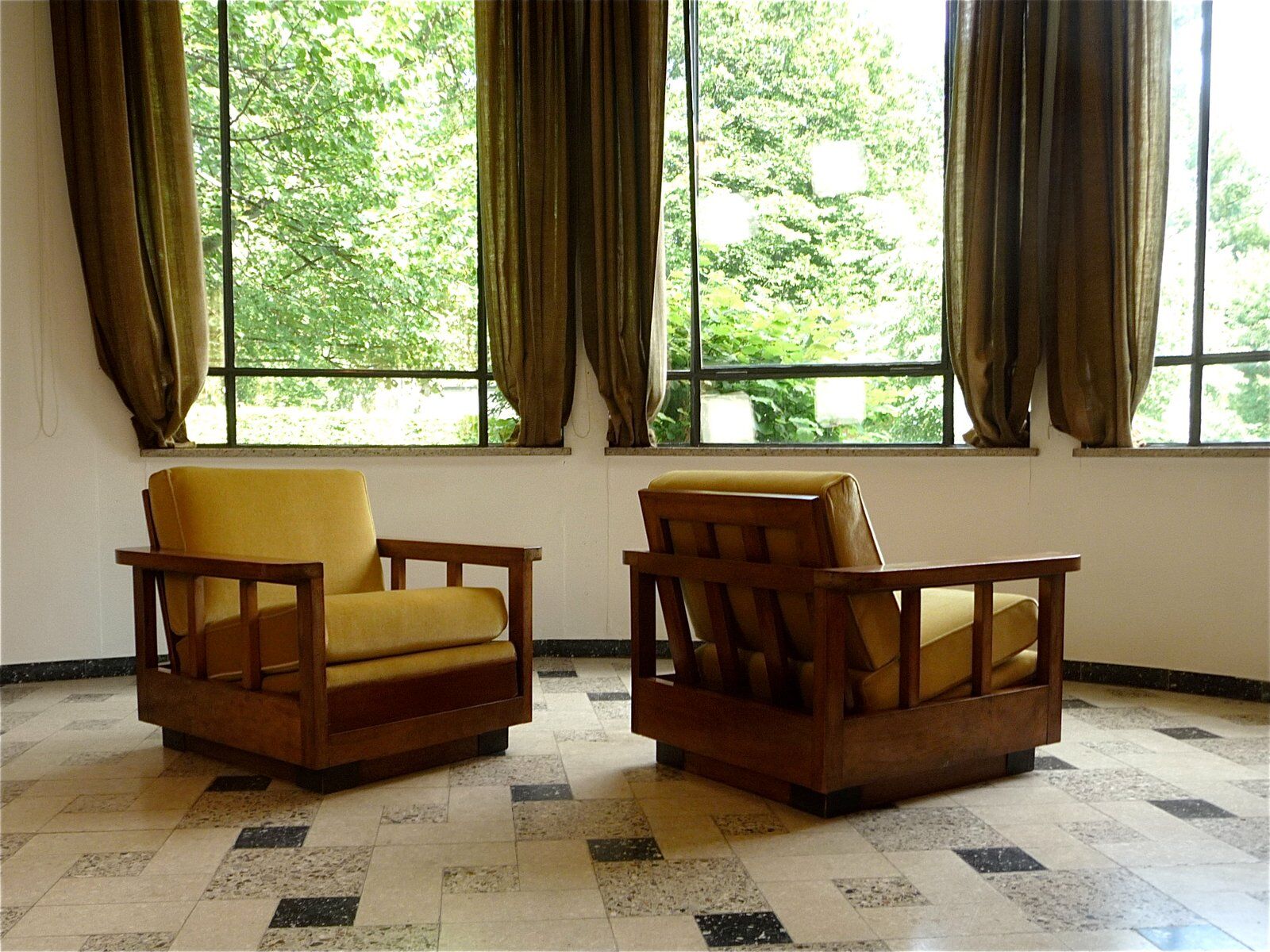 Antique Art Deco cubic-shaped armchairs in walnut and velvet, Germany, 1920s, set of 2