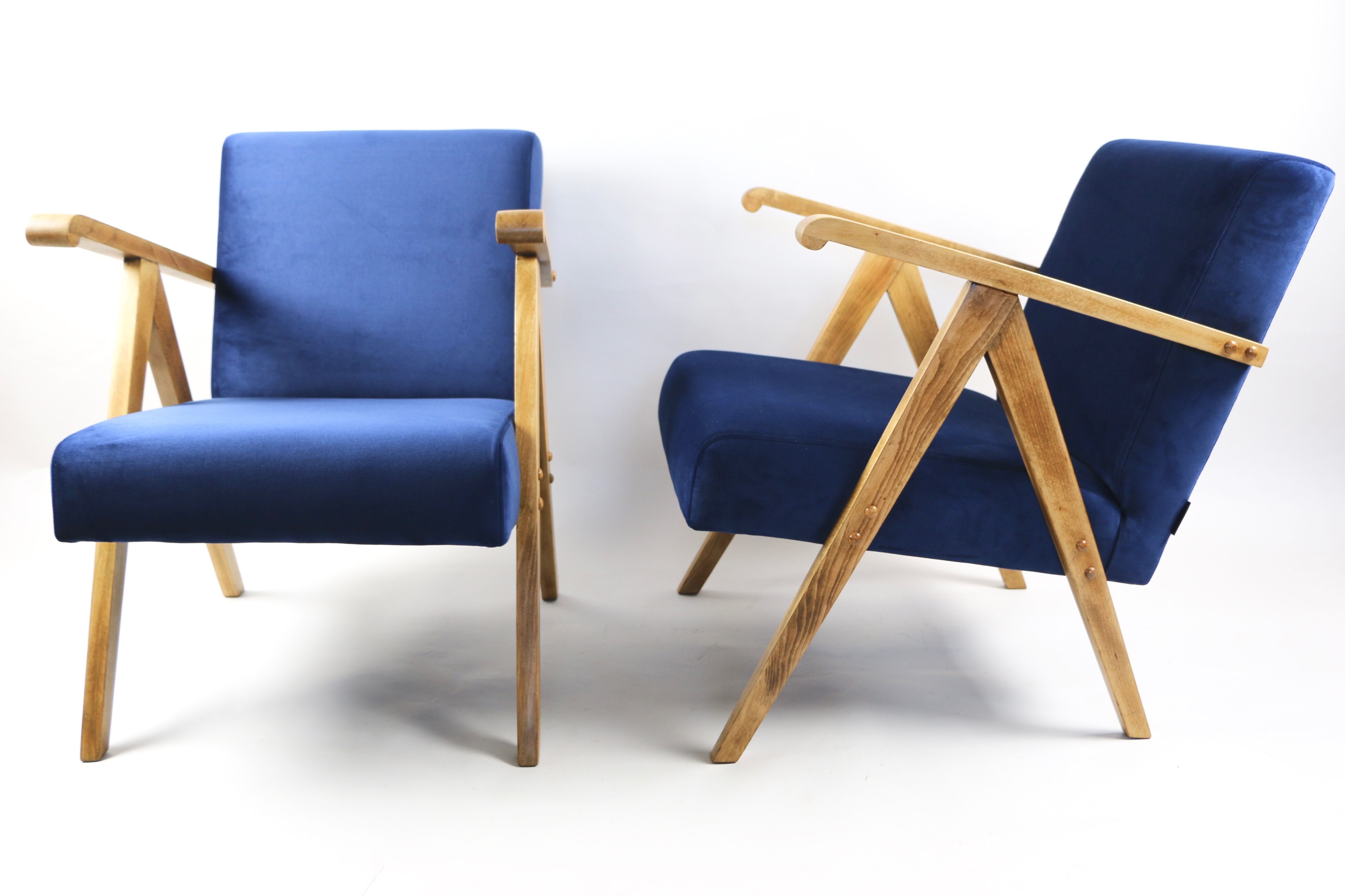 Fauteuils en velours bleu 1970