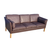 Canapé trois places en cuir marron danois