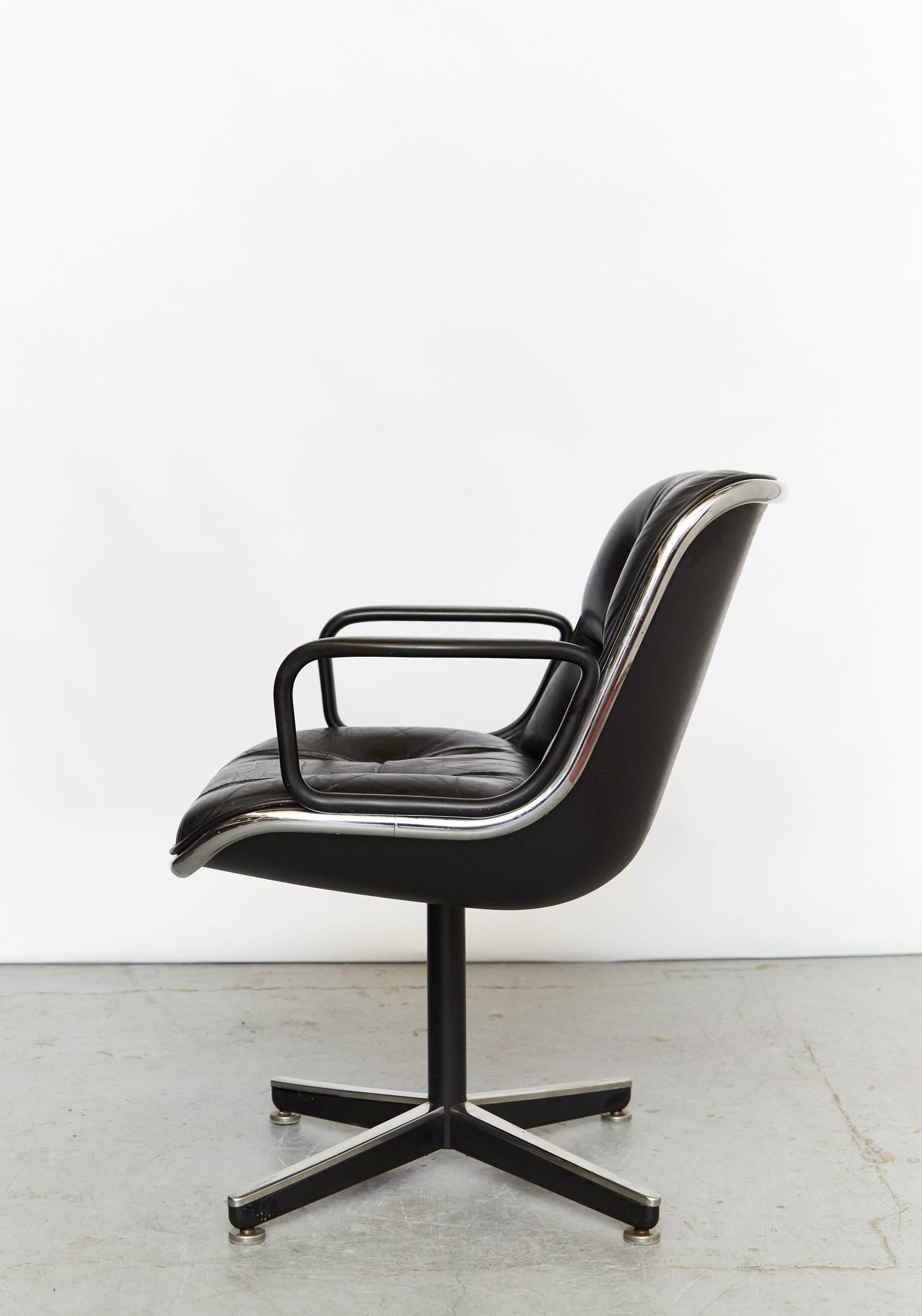 Executive chair by Charles Pollock for Knoll International, 1960s