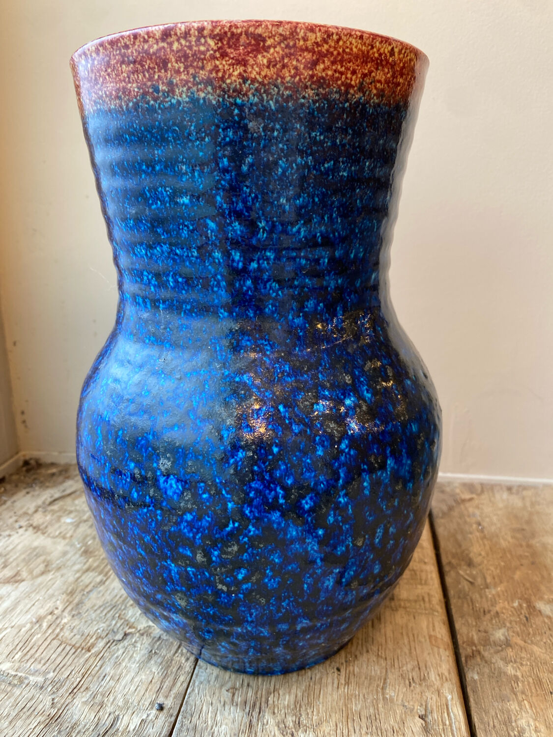 Accolay ceramic vase