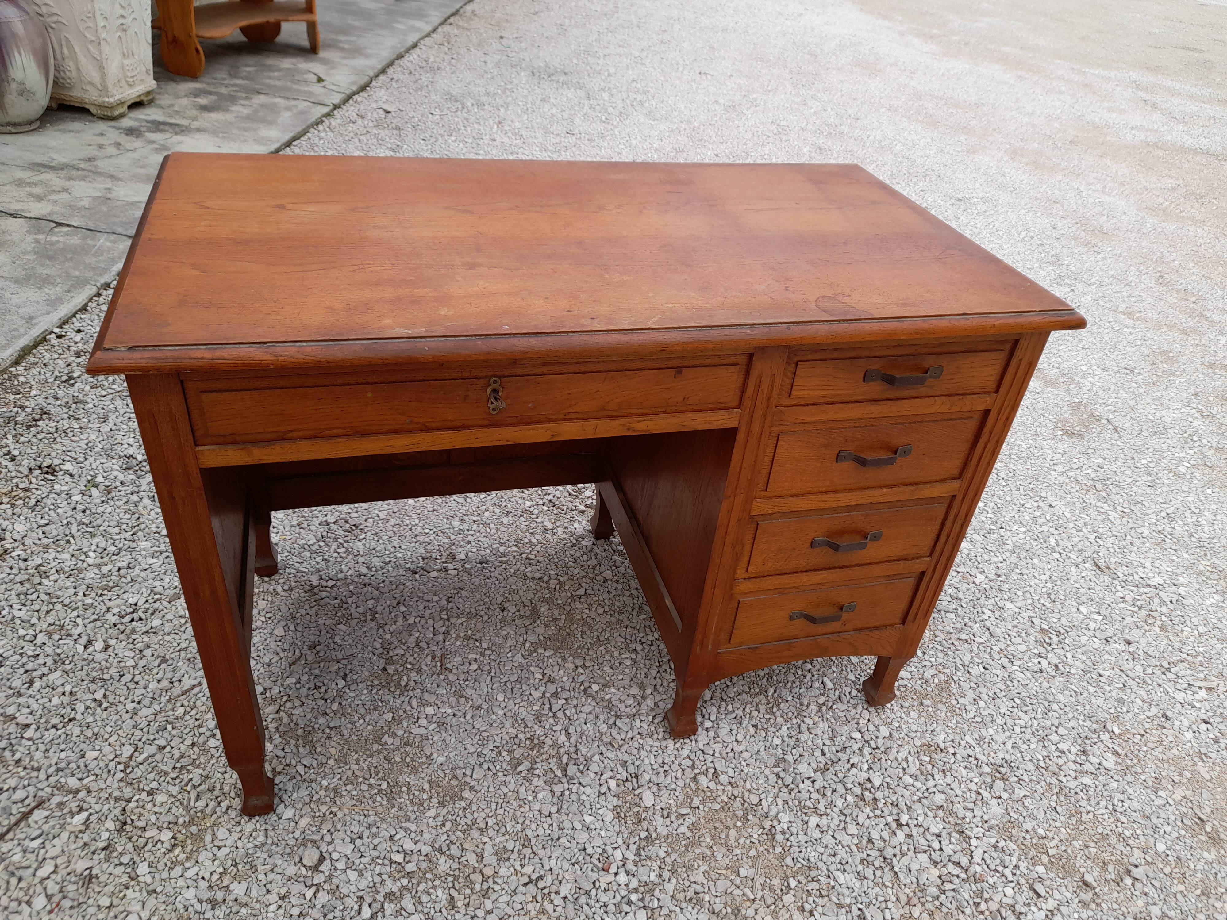 Old oak desk 5 drawers