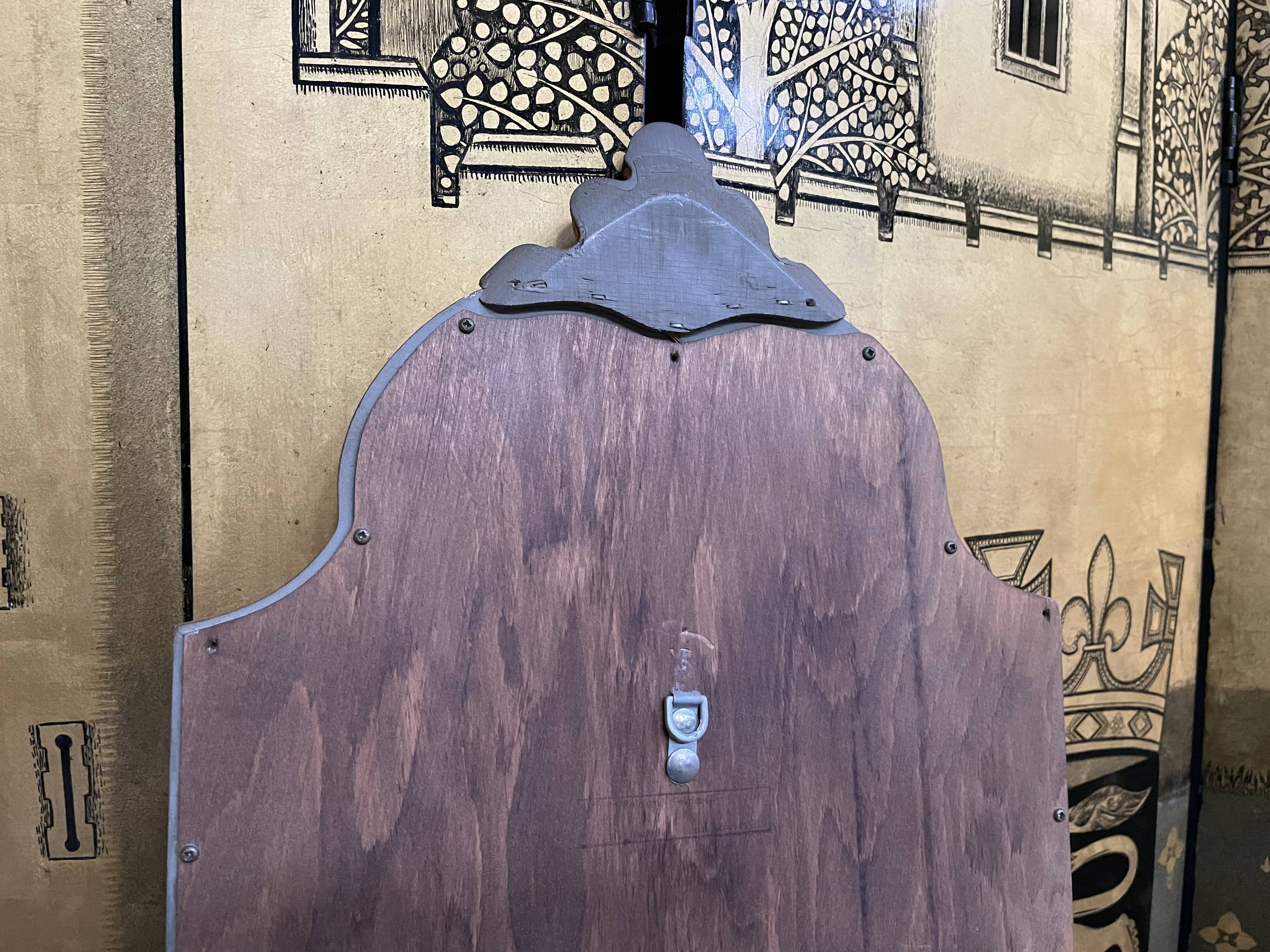 In-between mirror in gilded wood