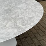 Original round dining table Knoll Tulip (152cm) Carrara