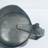 Tin measuring pitcher