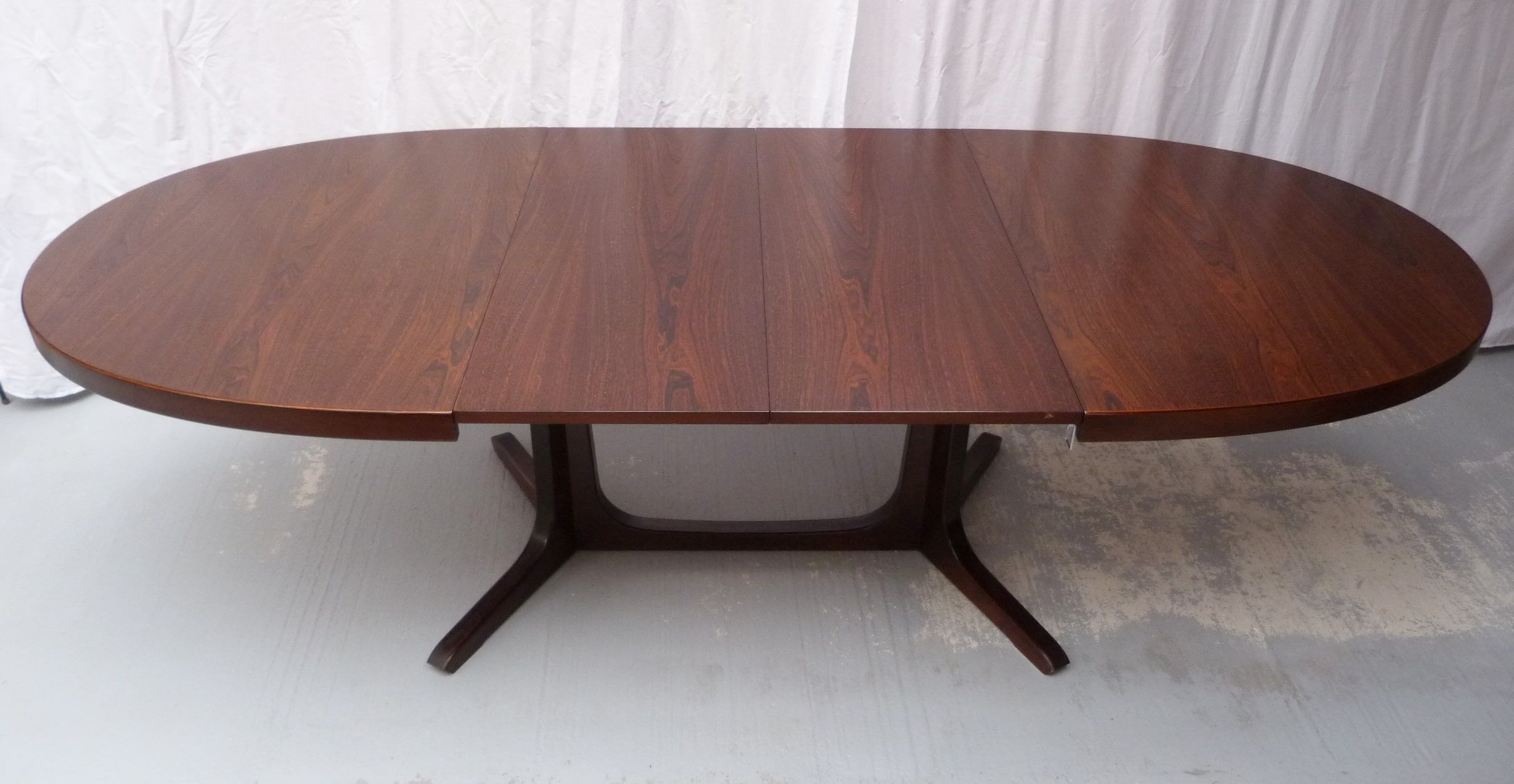 Baumann Oval Table