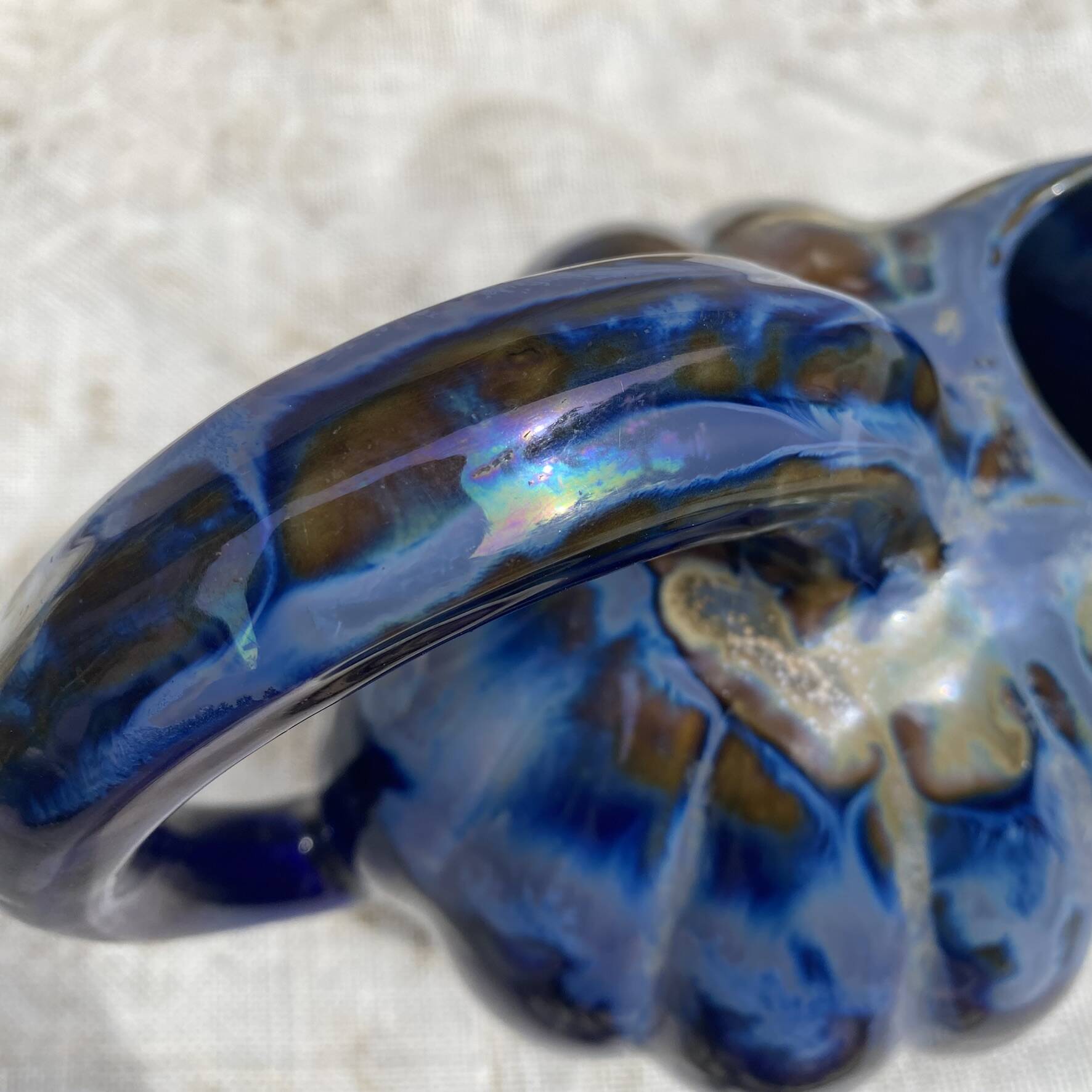 Pichet en barbotine citrouille bleue