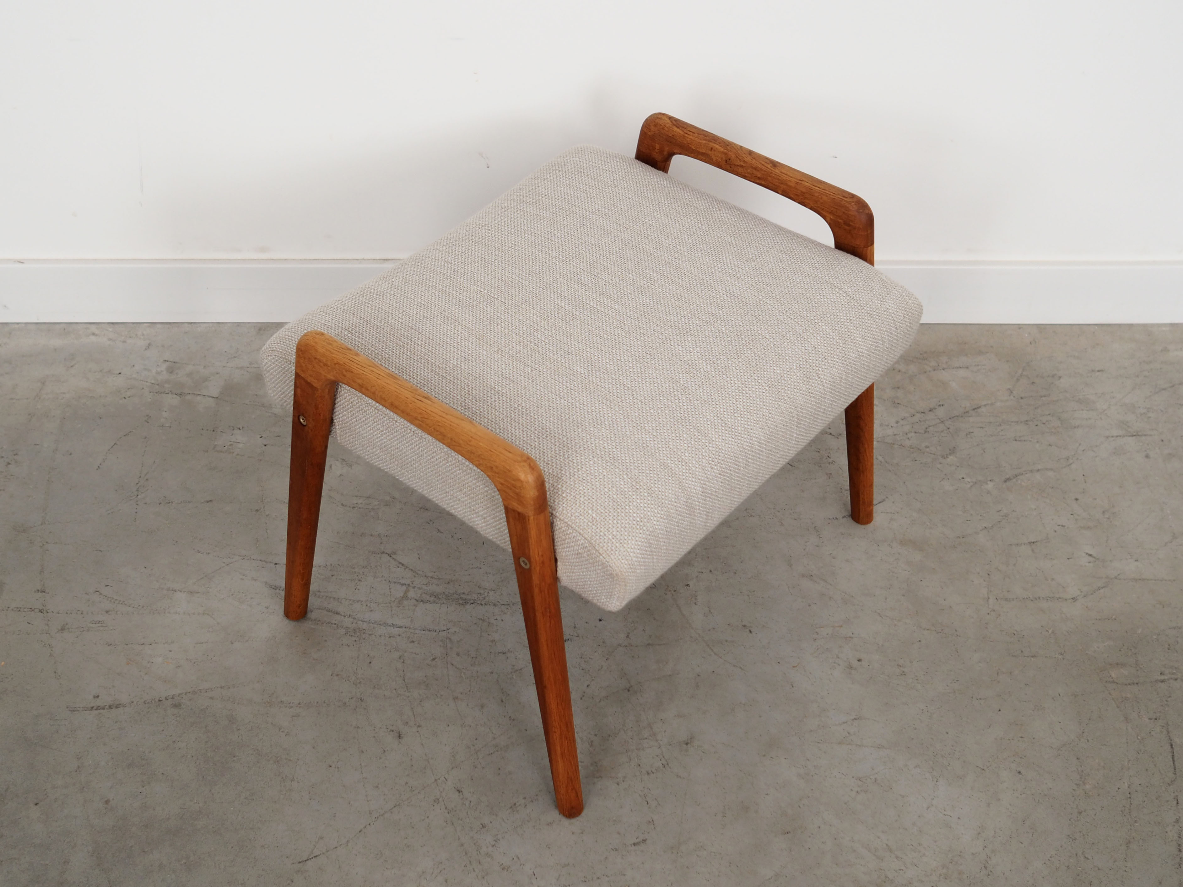 Oak footrest, Danish design, 1970s, production: Denmark