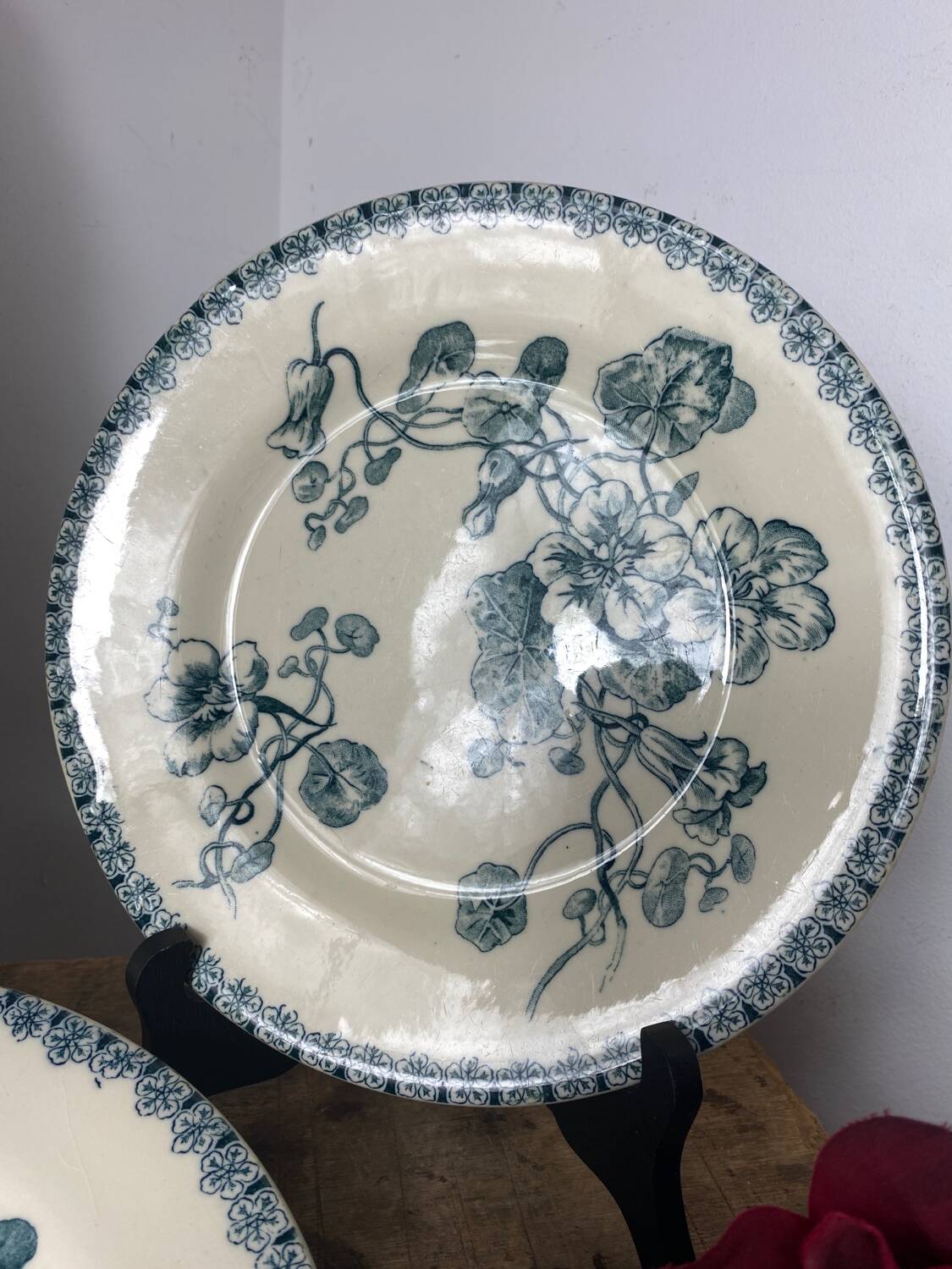 Giens Iron Earth Plates