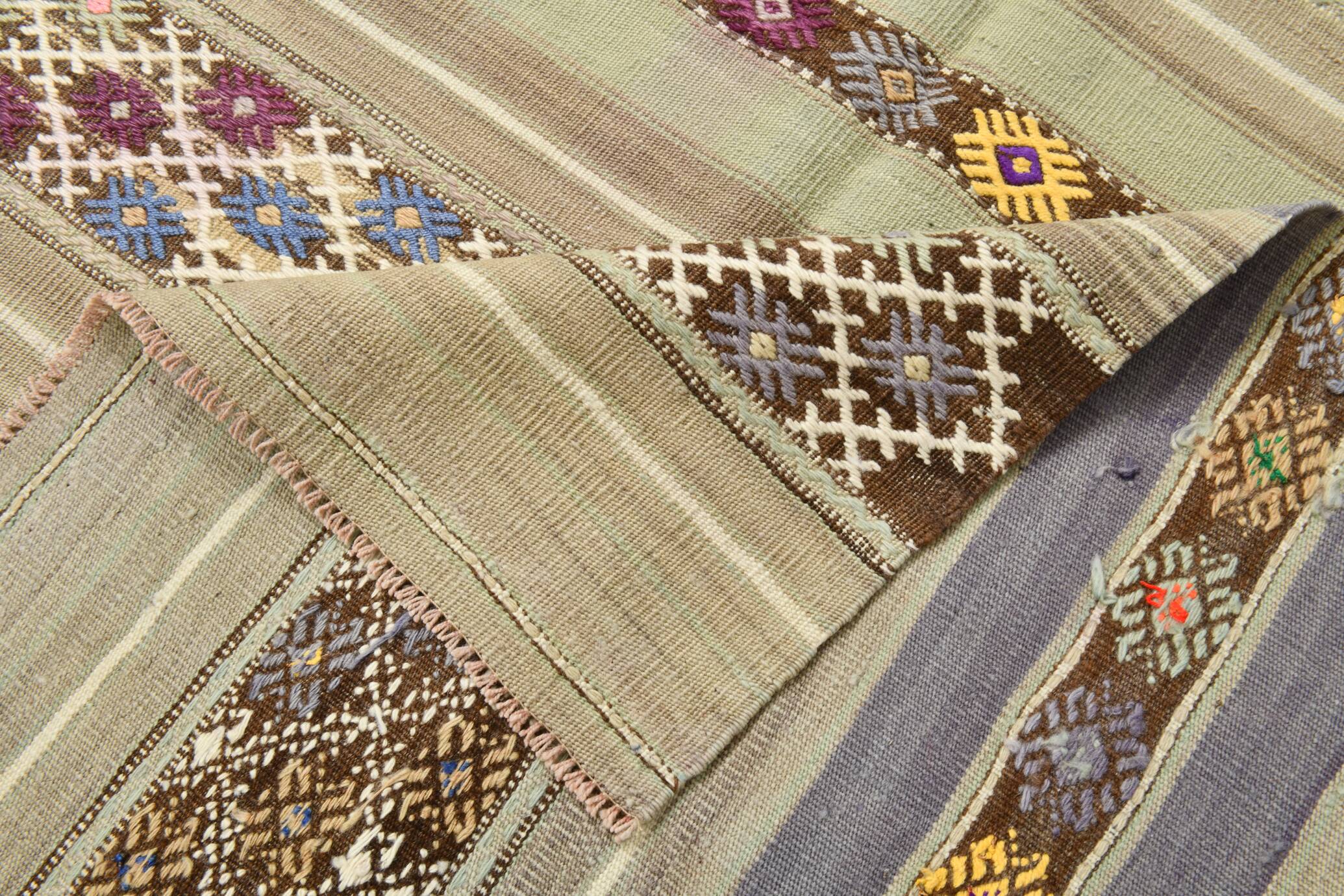 4x8 Soft Pastel Green Vintage Kilim Rug, 139x241Cm SK 33042