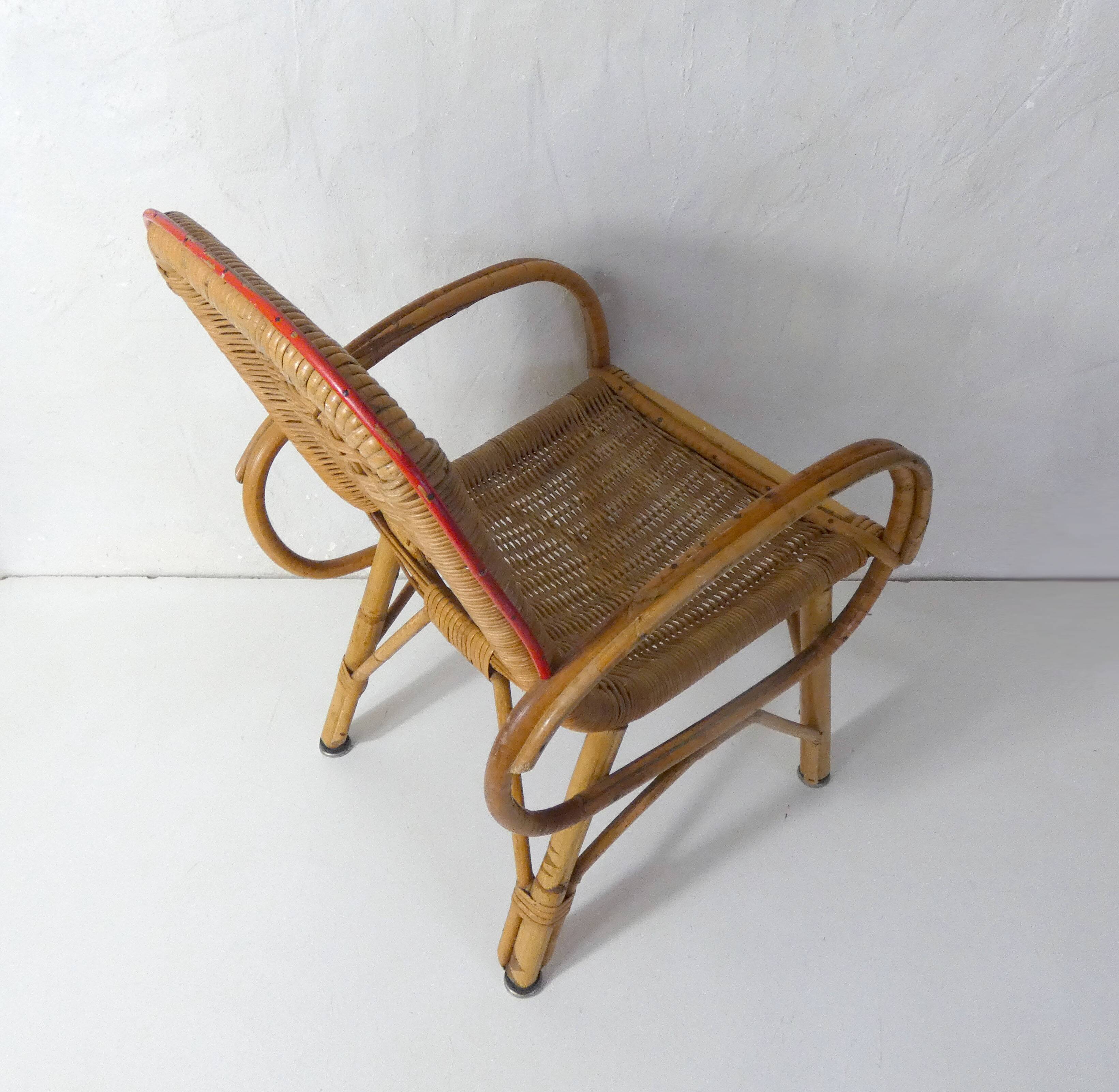 Fauteuil en rotin pour enfant