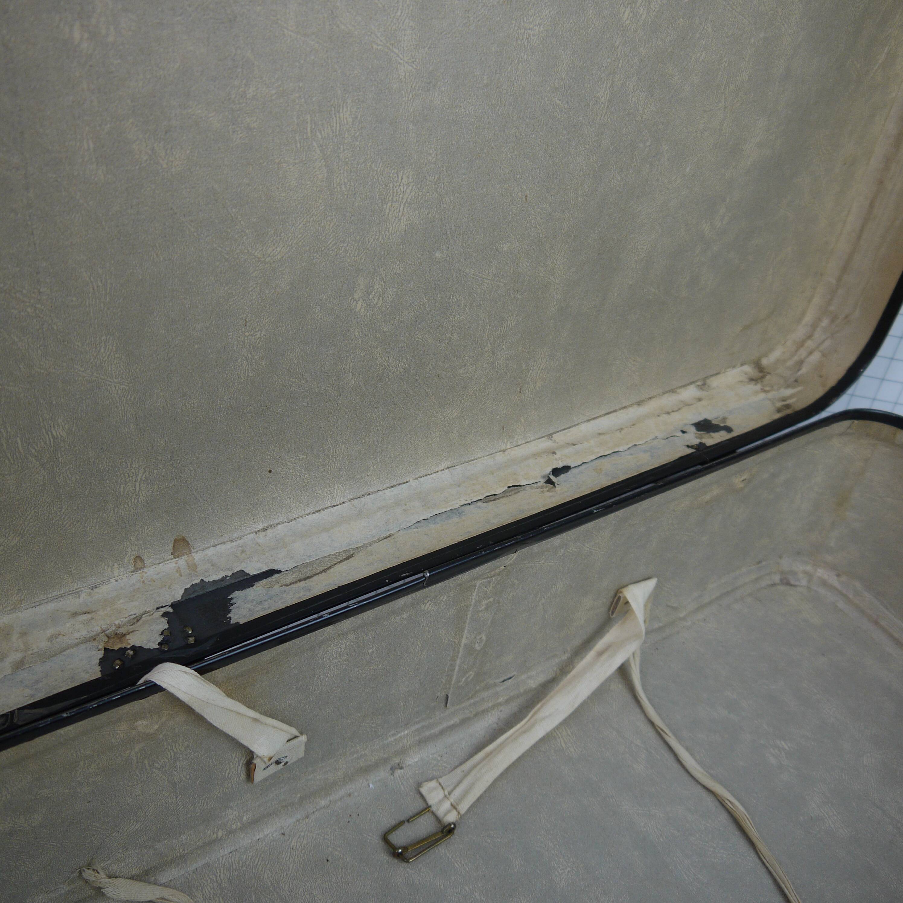 Green scottish fabric case with key