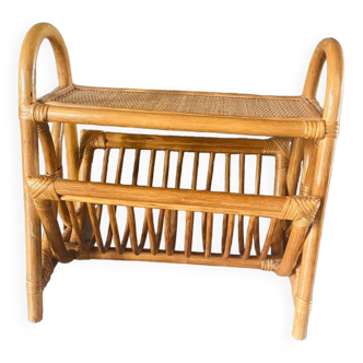 Porte revue en rotin vintage