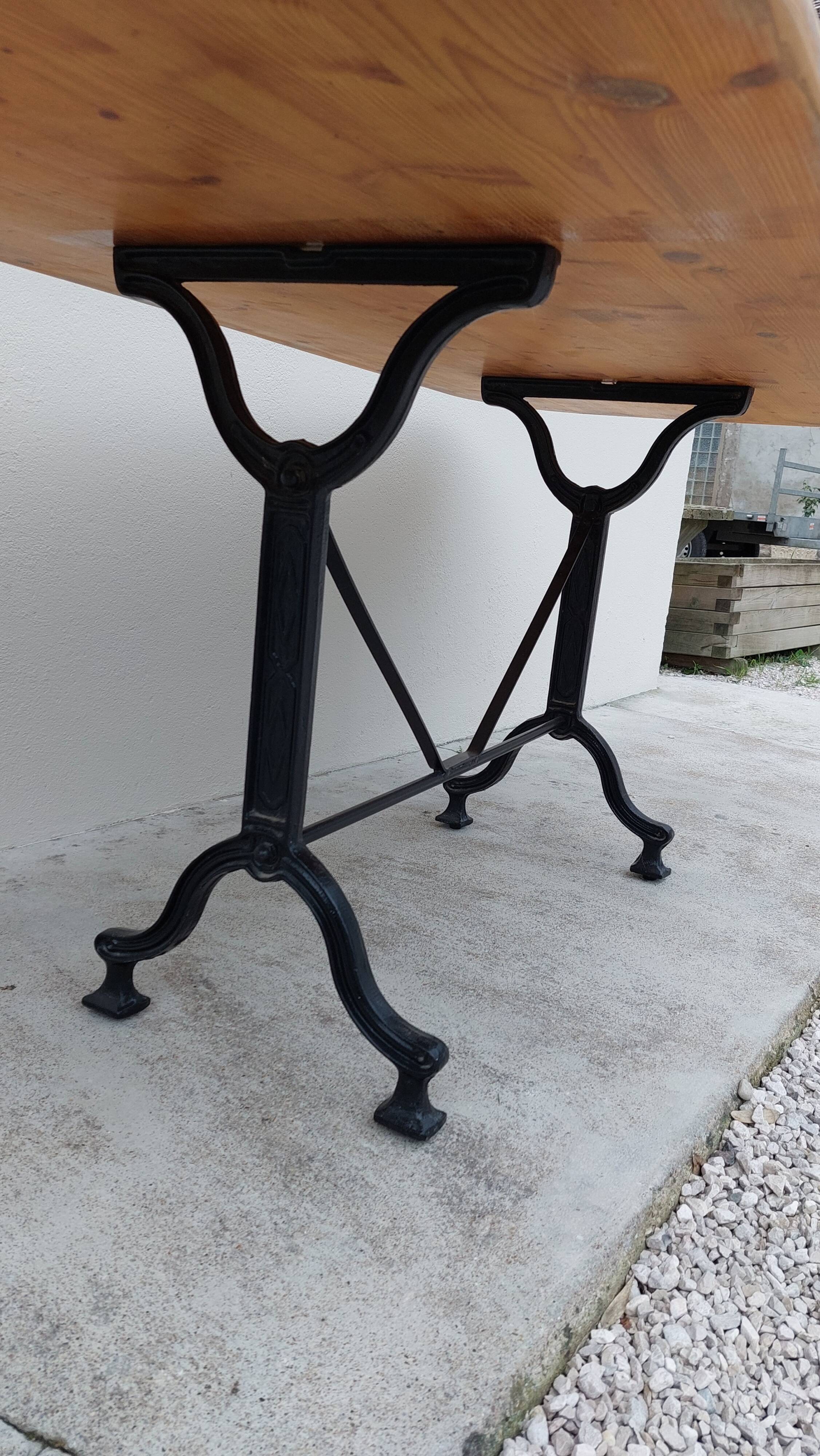 Table de restaurant bistrot en fonte -1m76