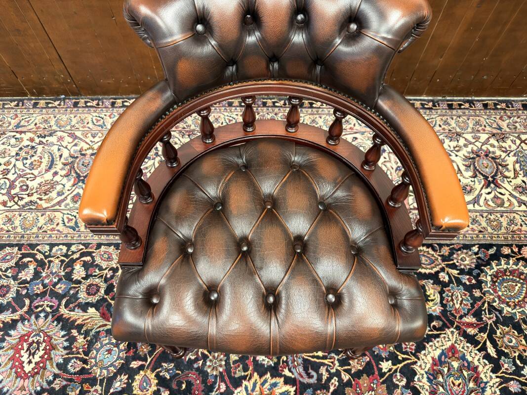 Ensemble de fauteuils Chesterfield anglais classiques
