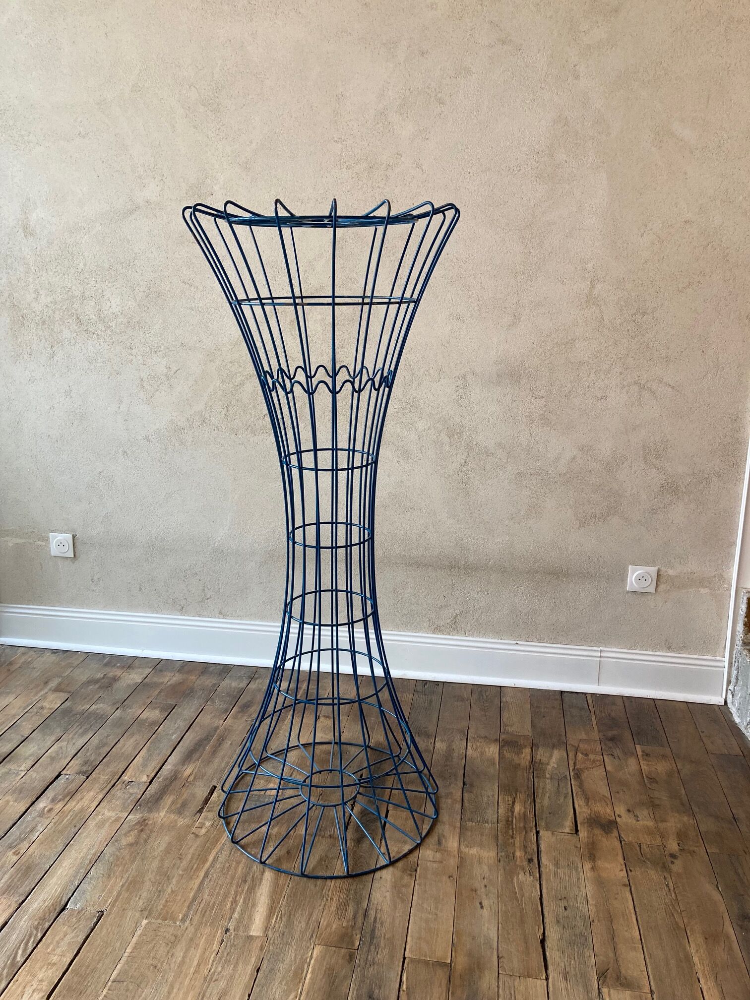 Verner Panton's blue lacquered metal diabolo-shaped coat rack