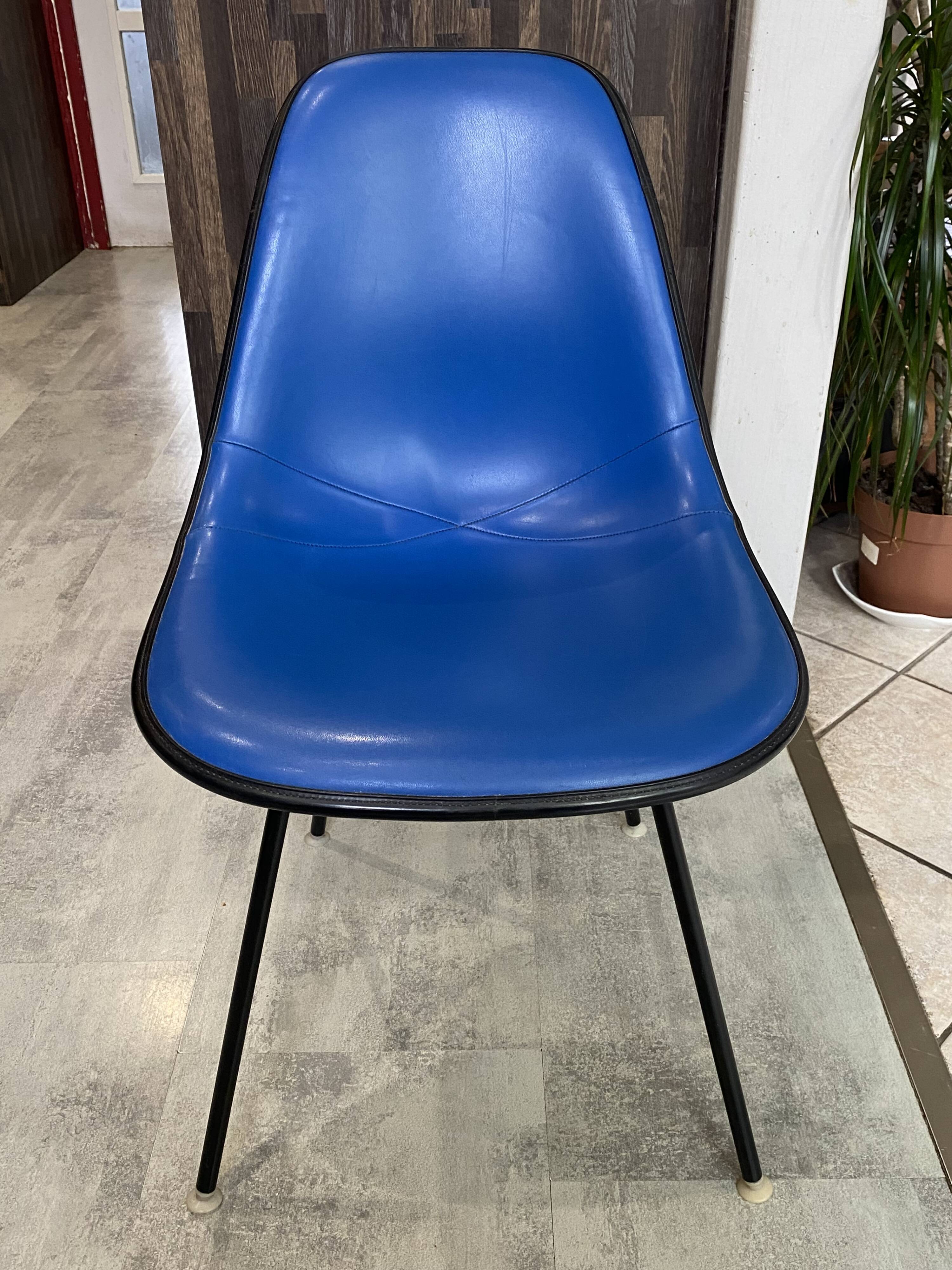 Eames Herman Miller vintage 70s blue vinyl fiberglass chair