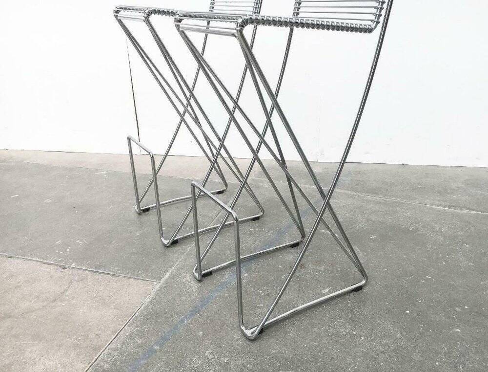 Postmodern German Kreuzschwinger bar stool by Till Behrens for Meyer Stahlmöbel, 1980s.