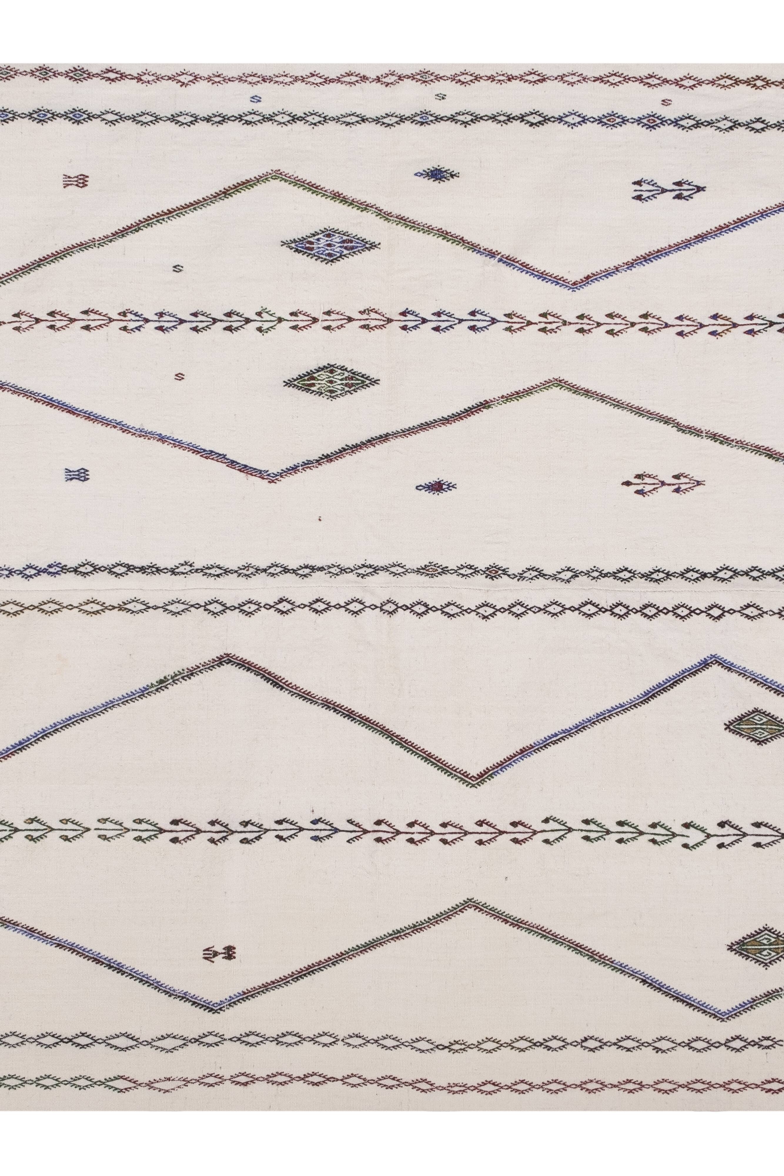 Carpet 179x210 cm