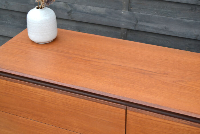Minimalist enfilade by White & Newton * 198 cm