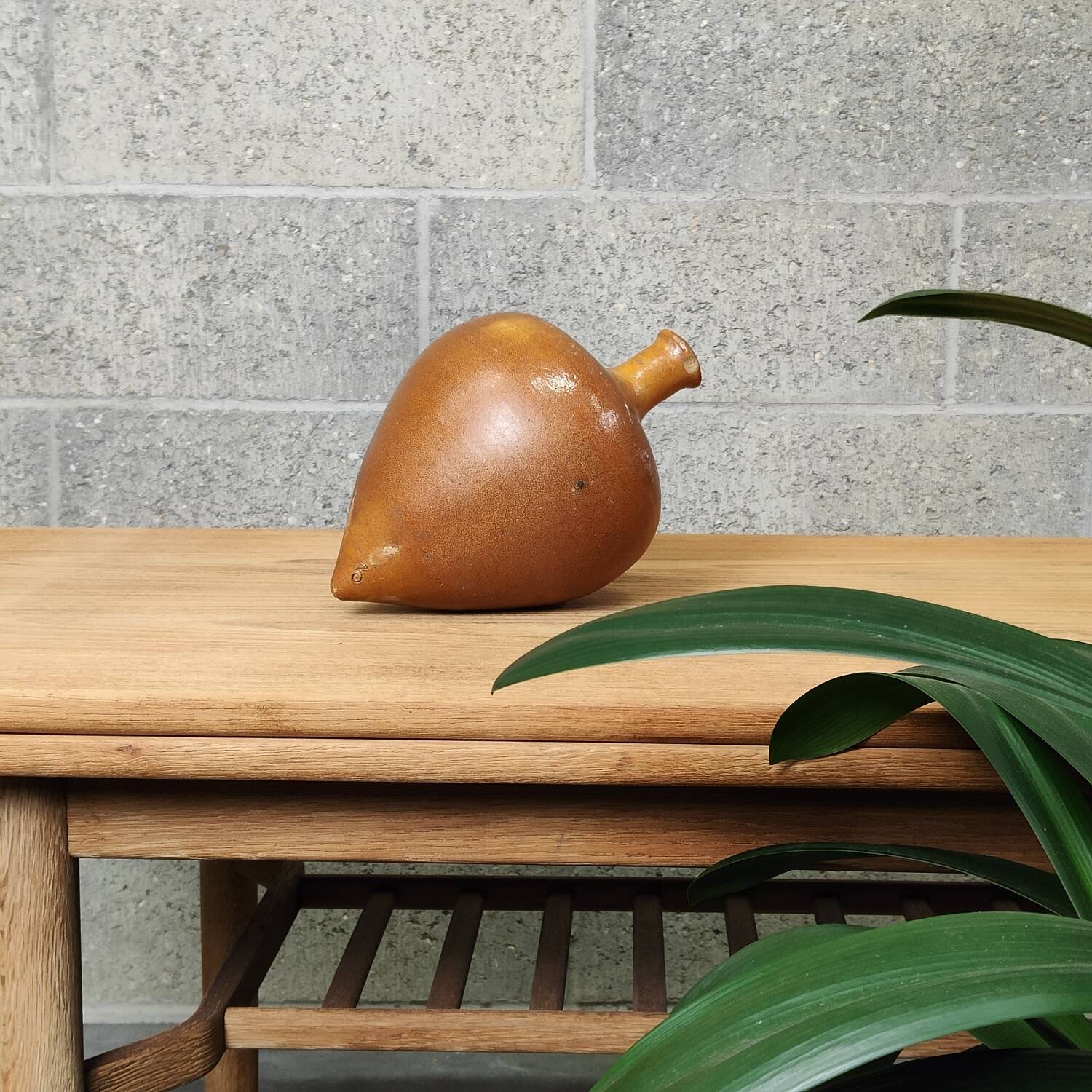 Jar, sandstone amphora, spinning top shape, year 50